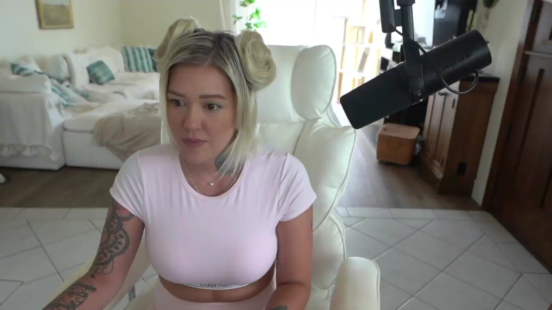 Gallery image thumbnail from Mermaidmiley's myfreecams stream on, 07/26/2026, 19:14 image 1 of 20