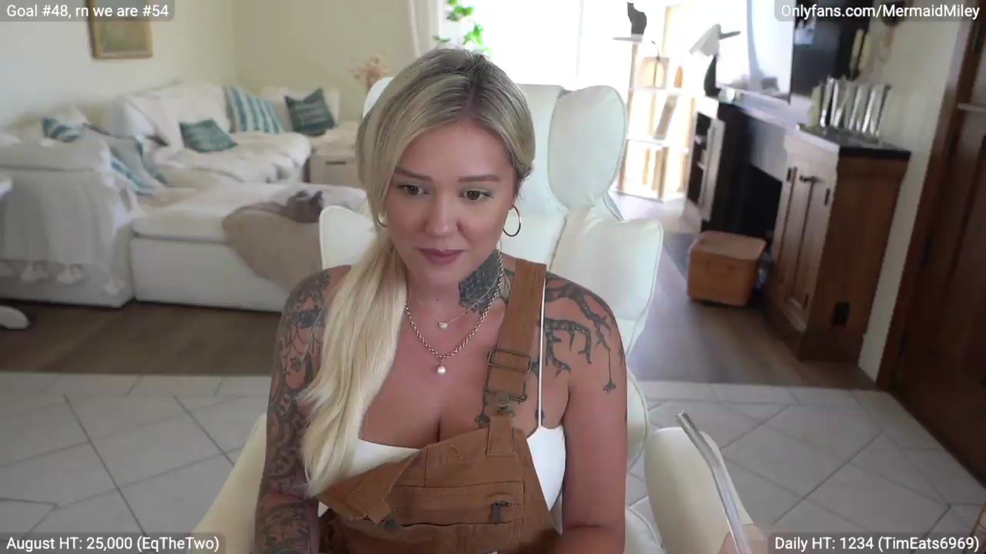 Gallery image thumbnail from Mermaidmiley's myfreecams stream on, 08/06/2026, 21:31 image 8 of 20