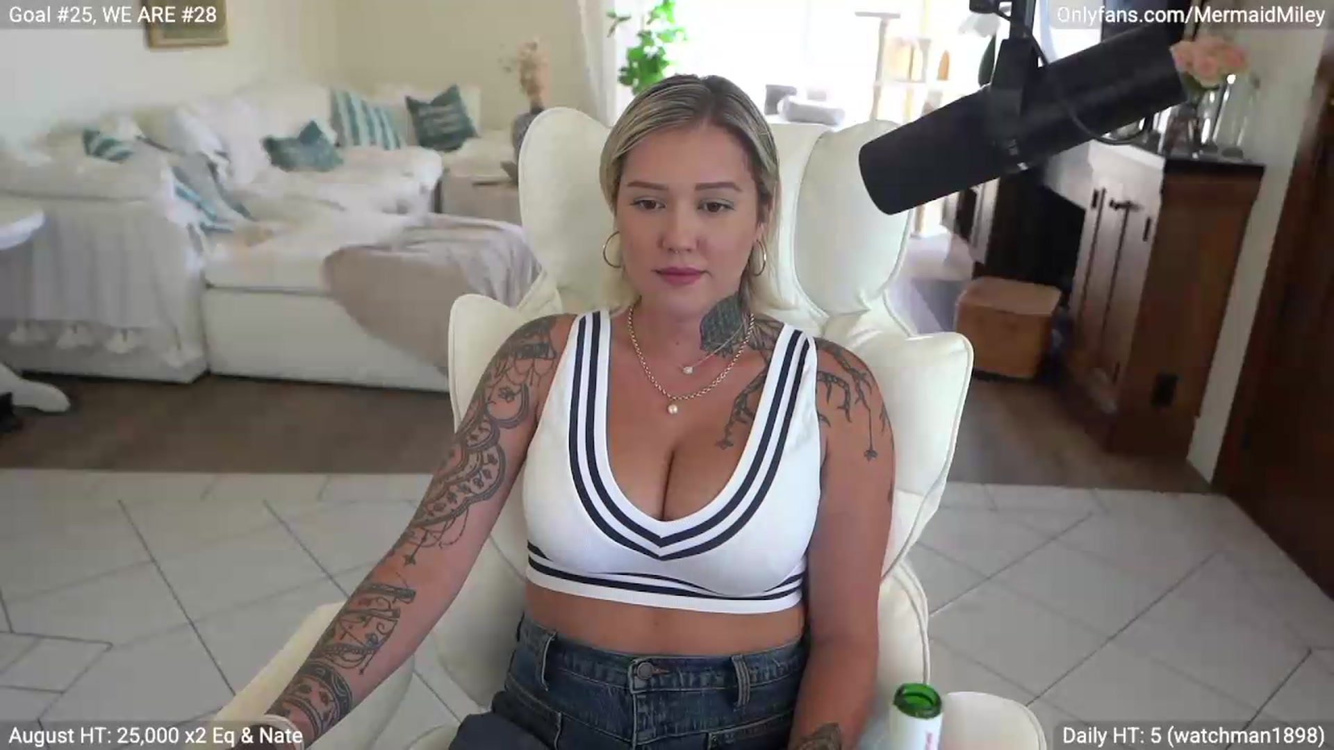 Gallery image thumbnail from Mermaidmiley's myfreecams stream on, 08/17/2026, 20:17 image 17 of 20