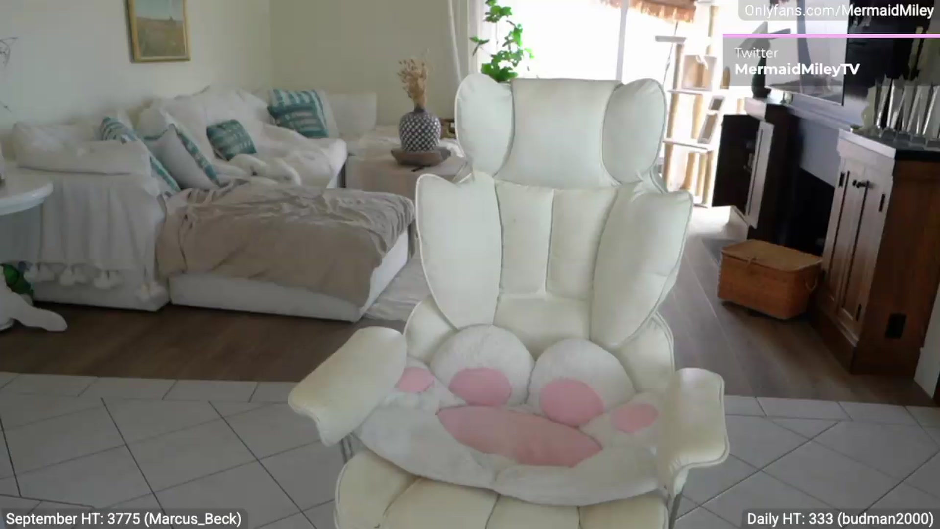 Gallery image thumbnail from Mermaidmiley's myfreecams stream on, 09/08/2026, 19:10 image 13 of 20