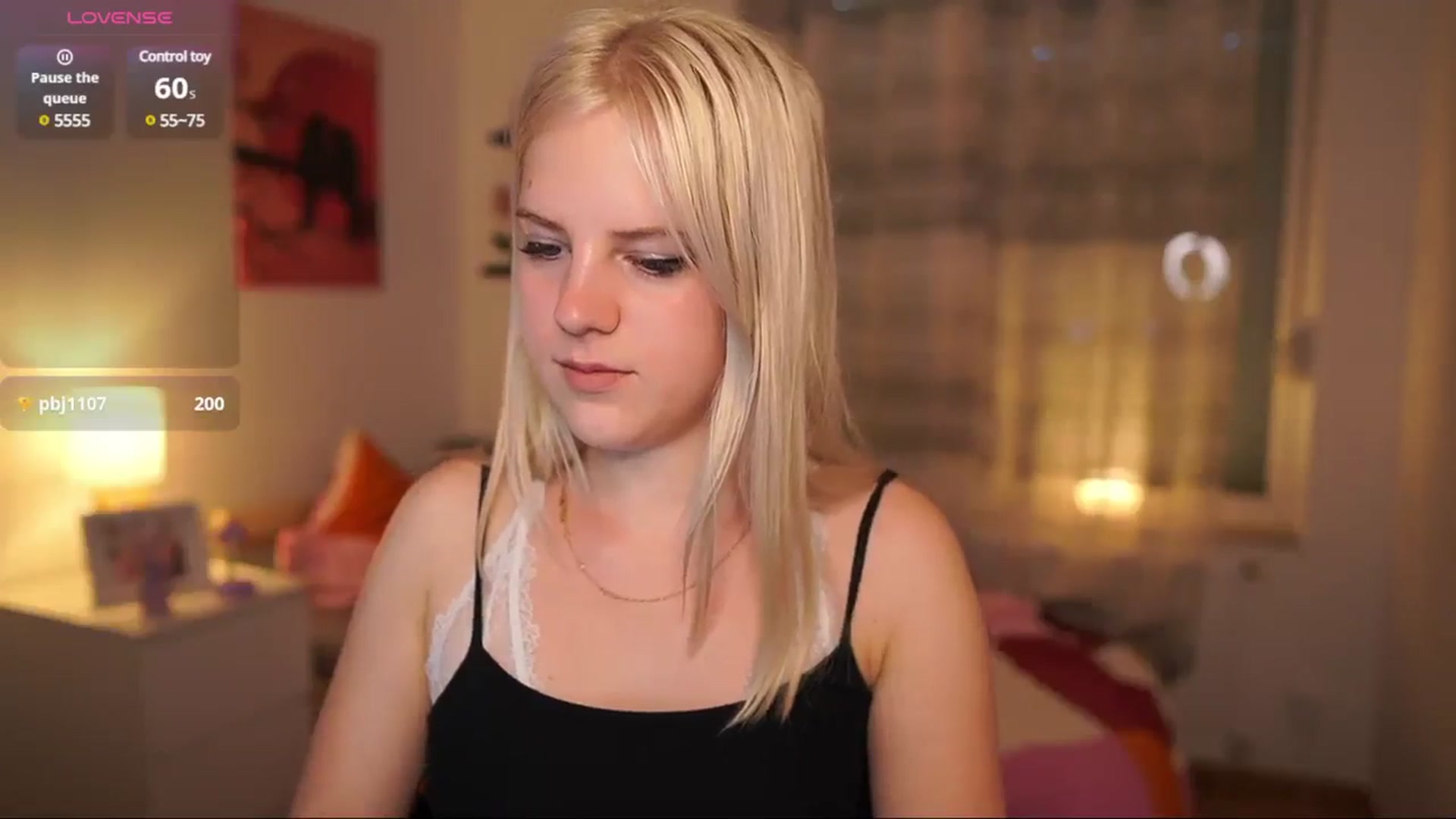 Gallery image thumbnail from Merrilyn__'s myfreecams stream on, 04/21/2025, 16:41 image 3 of 20