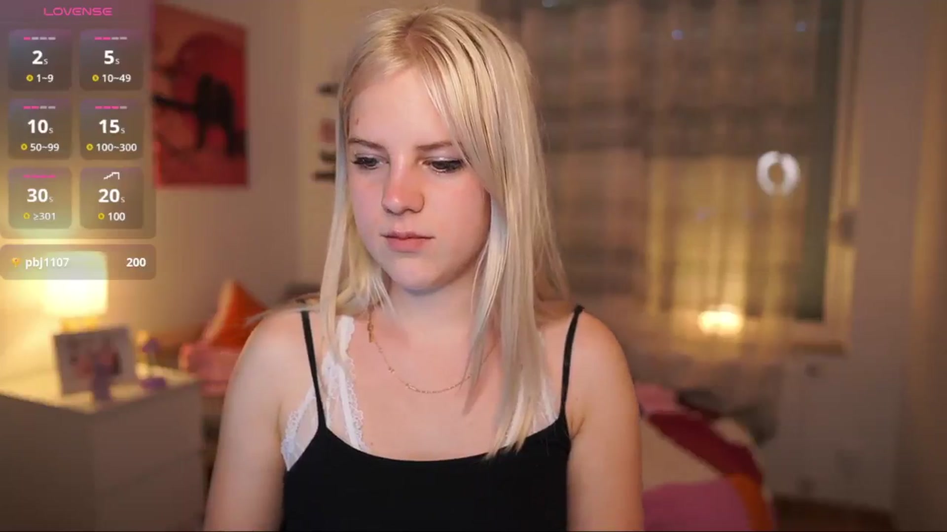 Gallery image thumbnail from Merrilyn__'s myfreecams stream on, 04/21/2025, 16:41 image 5 of 20