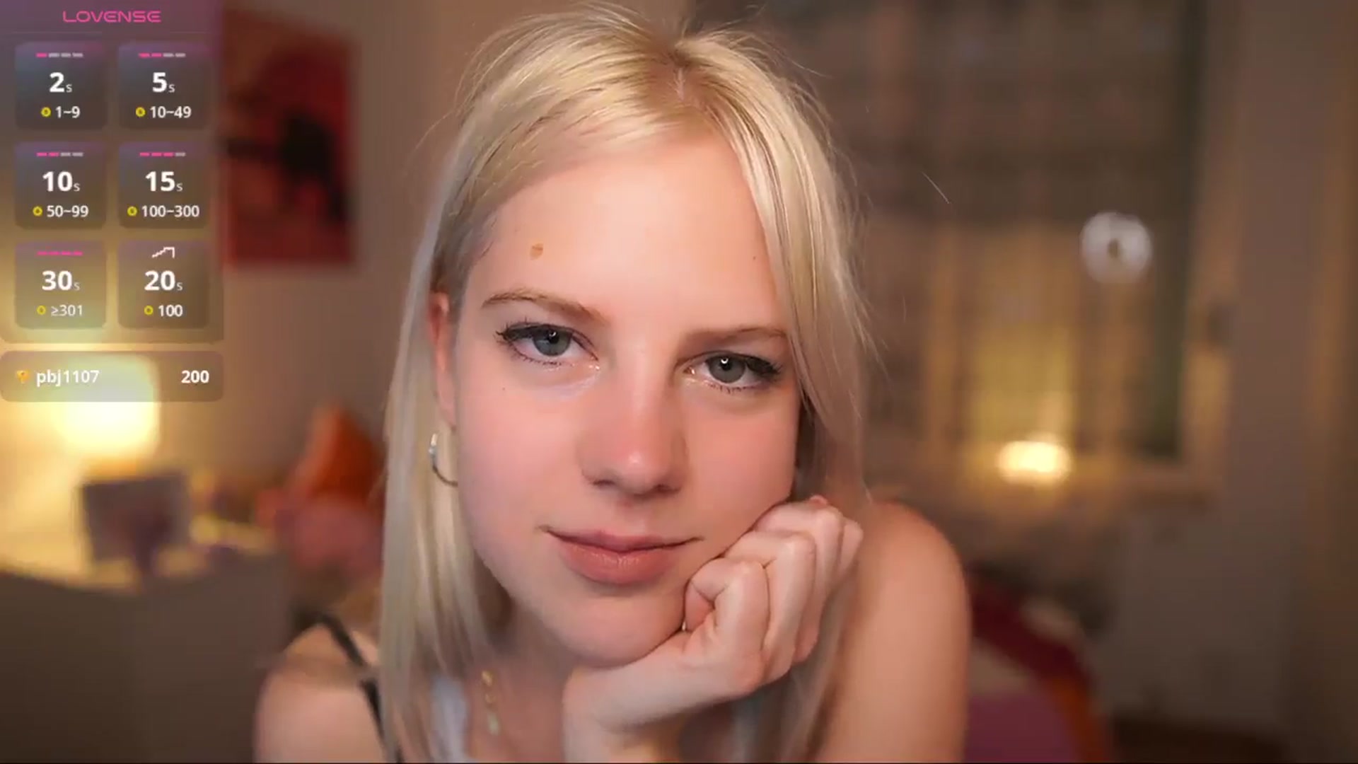 Gallery image thumbnail from Merrilyn__'s myfreecams stream on, 04/21/2025, 16:41 image 4 of 20