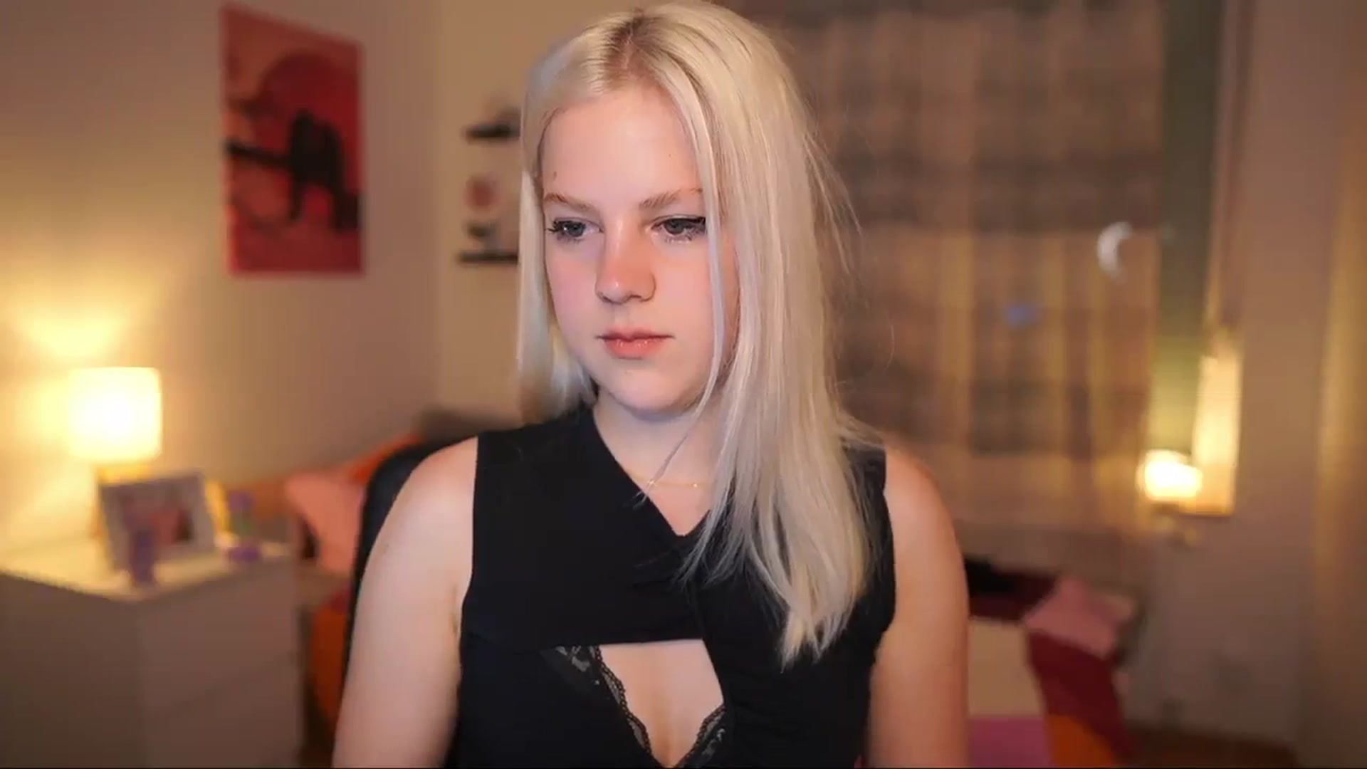 Gallery image thumbnail from Merrilyn__'s myfreecams stream on, 04/30/2025, 16:04 image 9 of 20