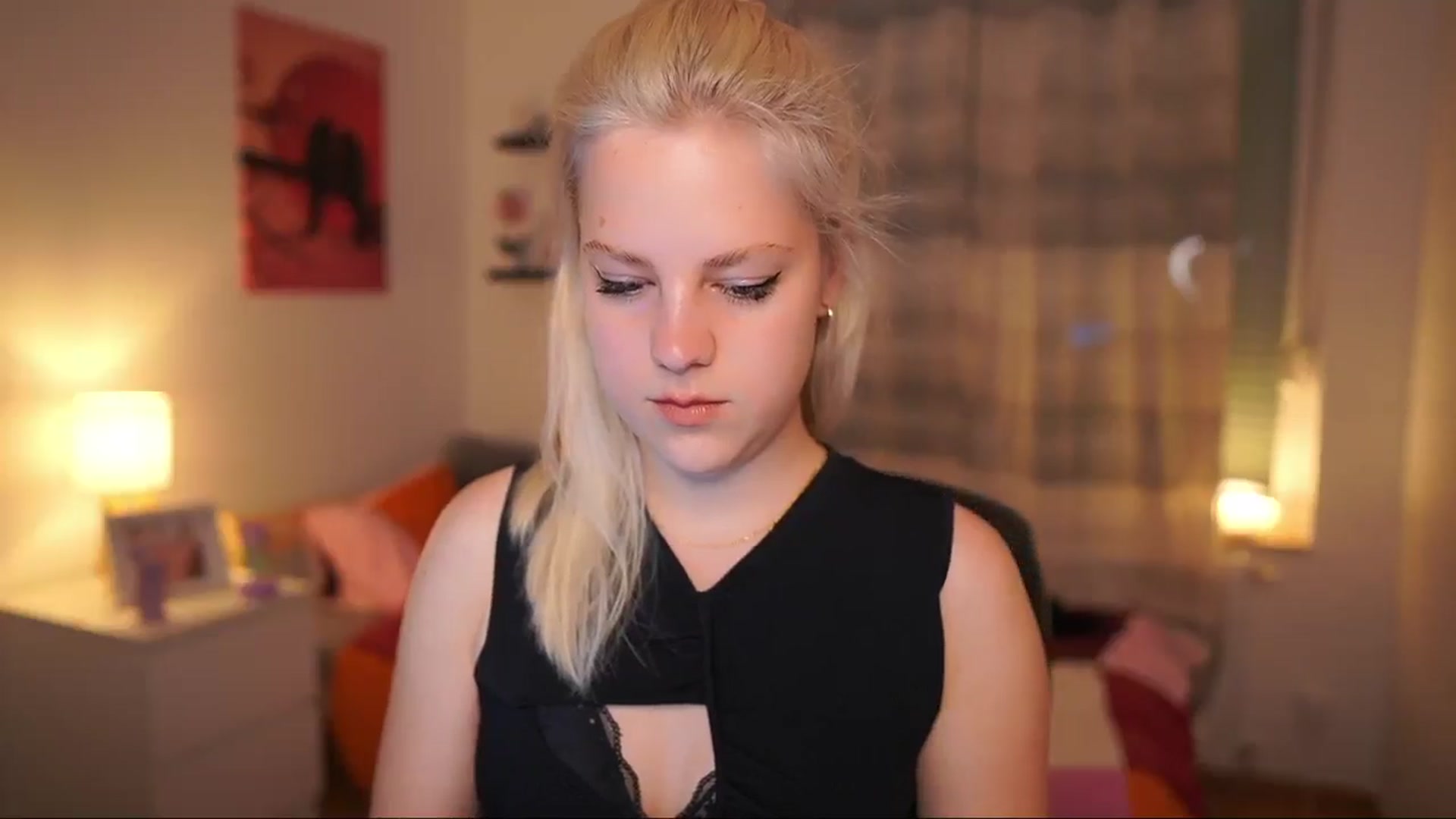 Gallery image thumbnail from Merrilyn__'s myfreecams stream on, 04/30/2025, 16:04 image 2 of 20