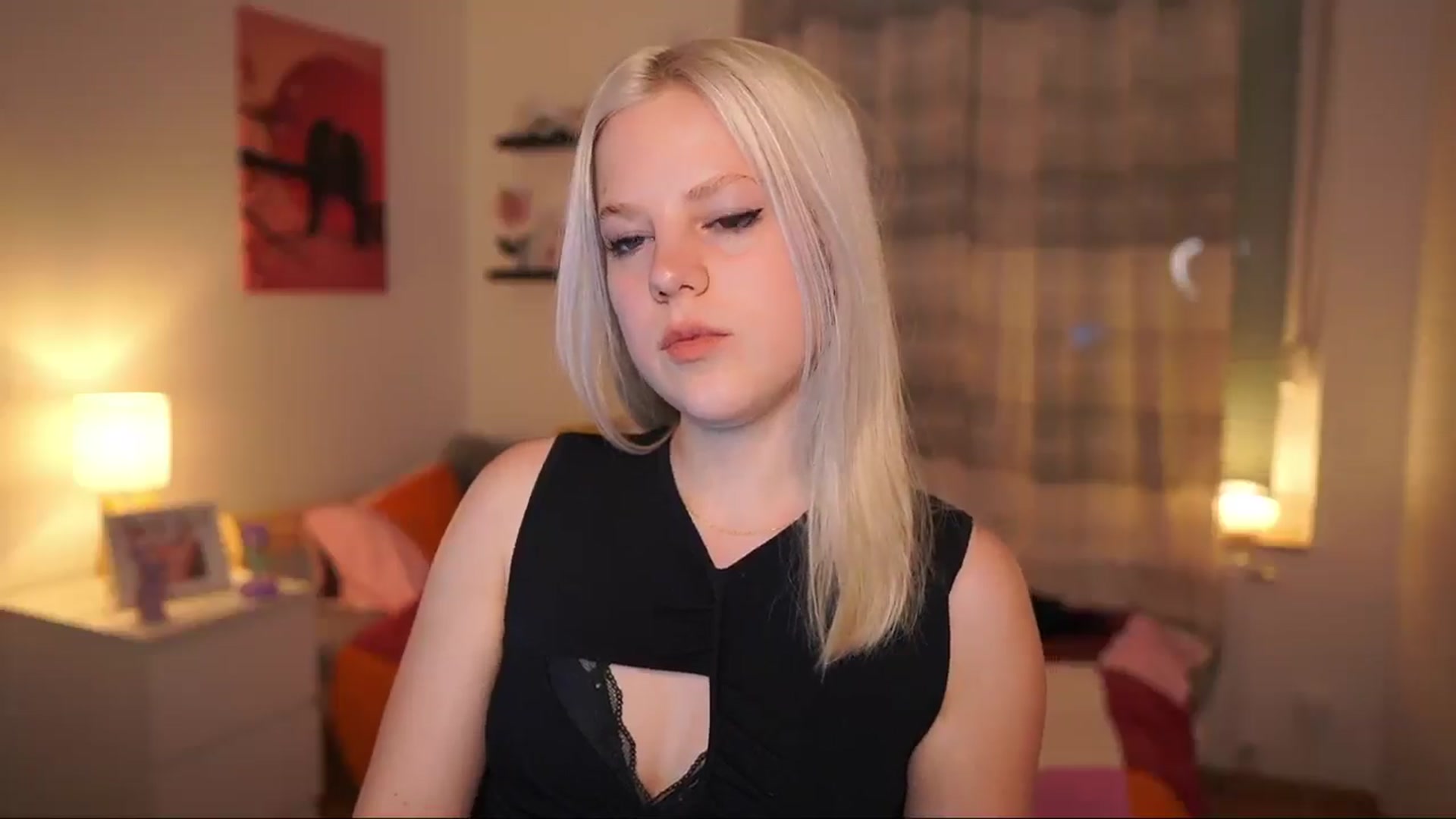 Gallery image thumbnail from Merrilyn__'s myfreecams stream on, 04/30/2025, 16:04 image 4 of 20