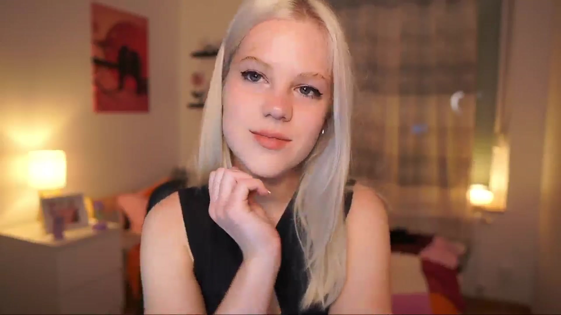 Gallery image thumbnail from Merrilyn__'s myfreecams stream on, 04/30/2025, 16:04 image 10 of 20
