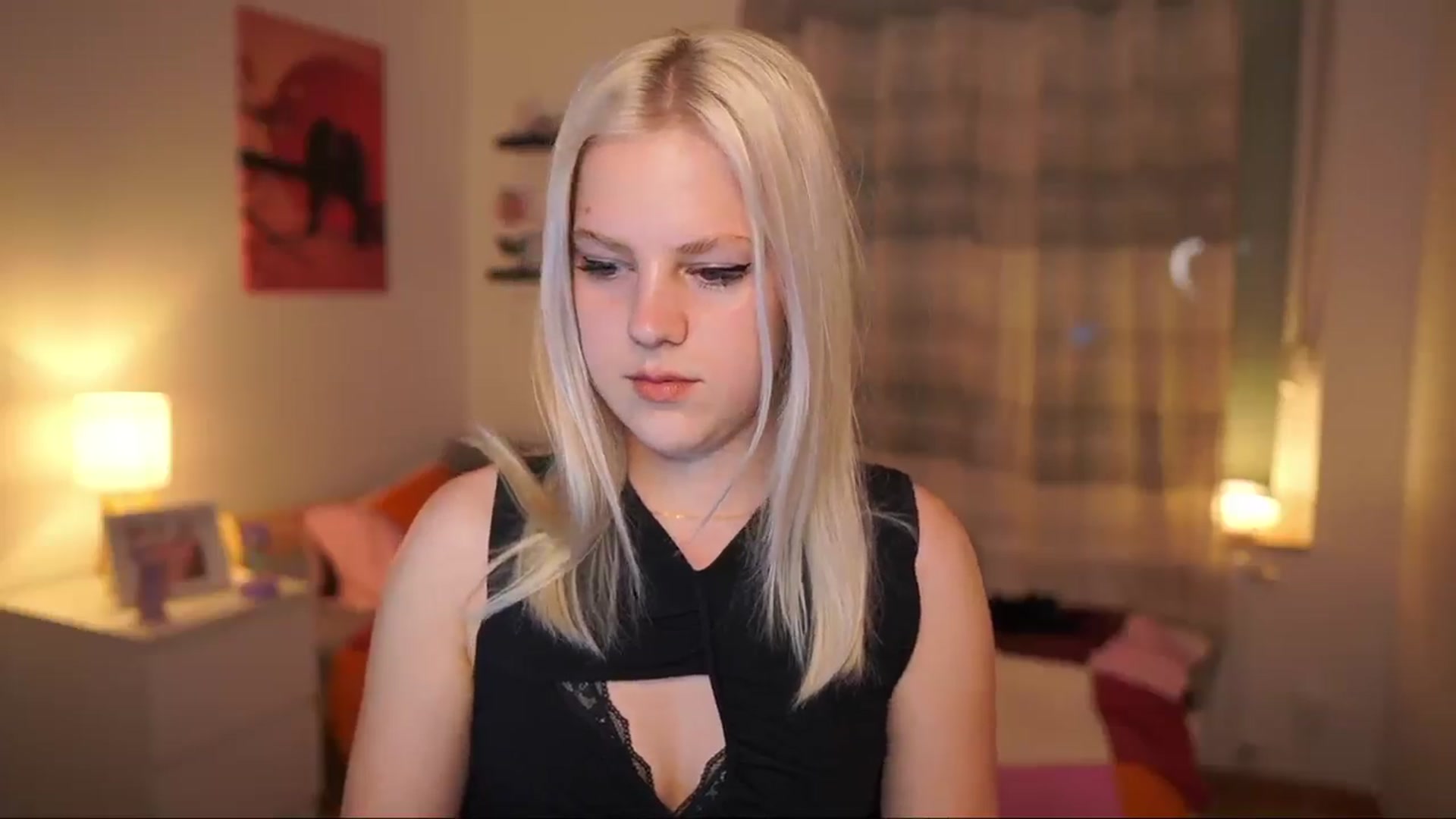 Gallery image thumbnail from Merrilyn__'s myfreecams stream on, 04/30/2025, 16:04 image 14 of 20