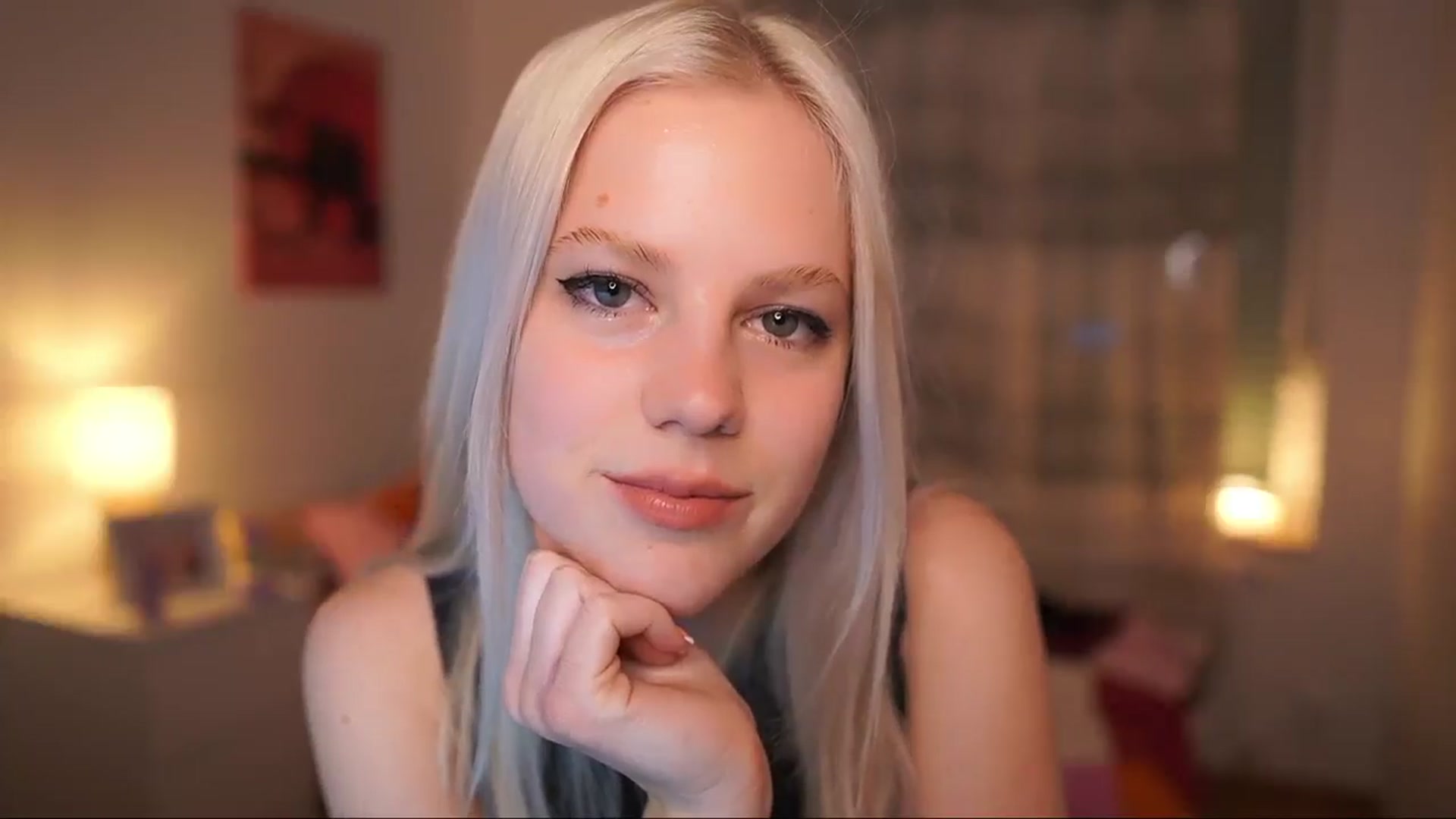 Gallery image thumbnail from Merrilyn__'s myfreecams stream on, 04/30/2025, 16:04 image 13 of 20