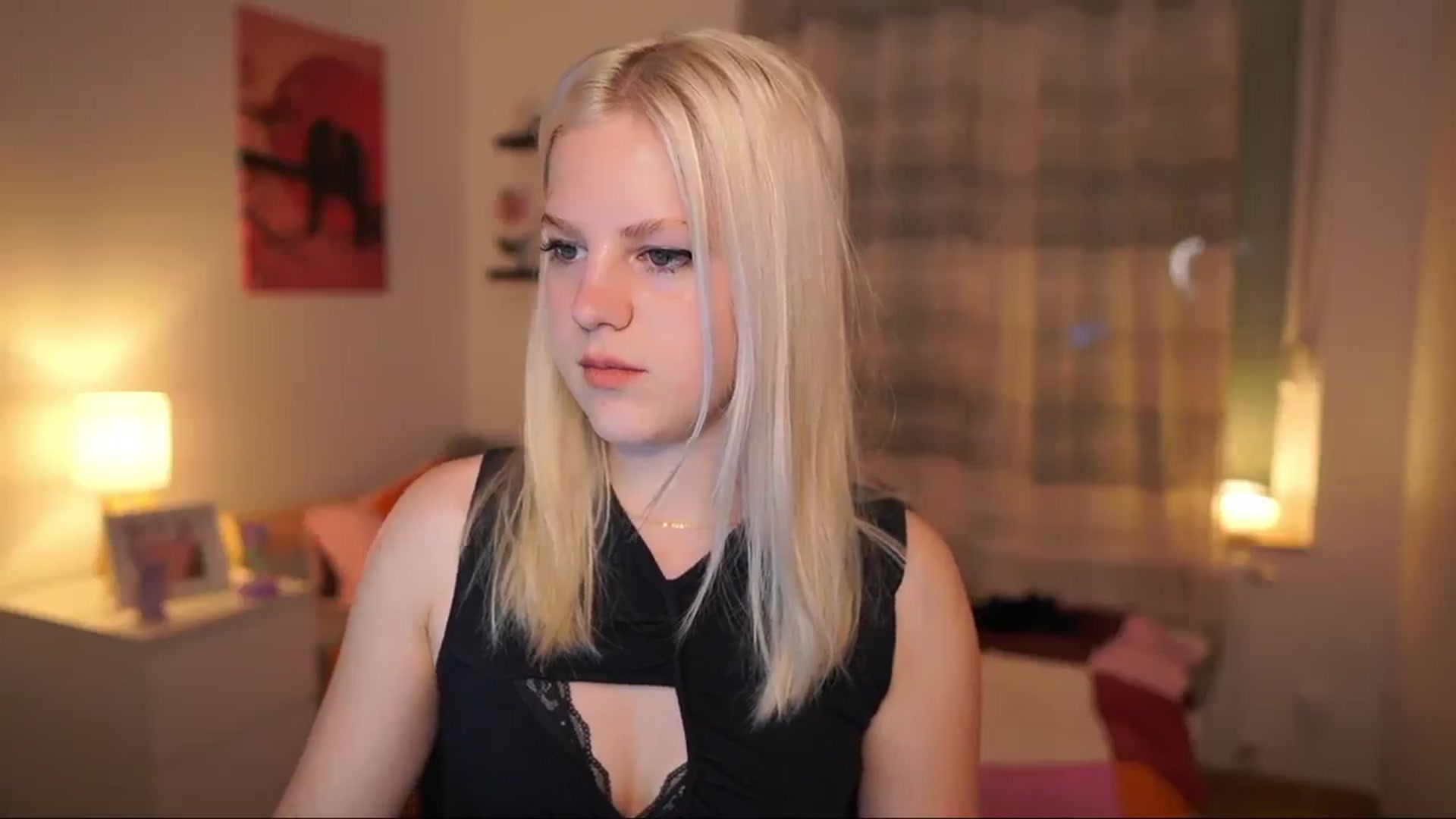 Gallery image thumbnail from Merrilyn__'s myfreecams stream on, 04/30/2025, 16:04 image 11 of 20