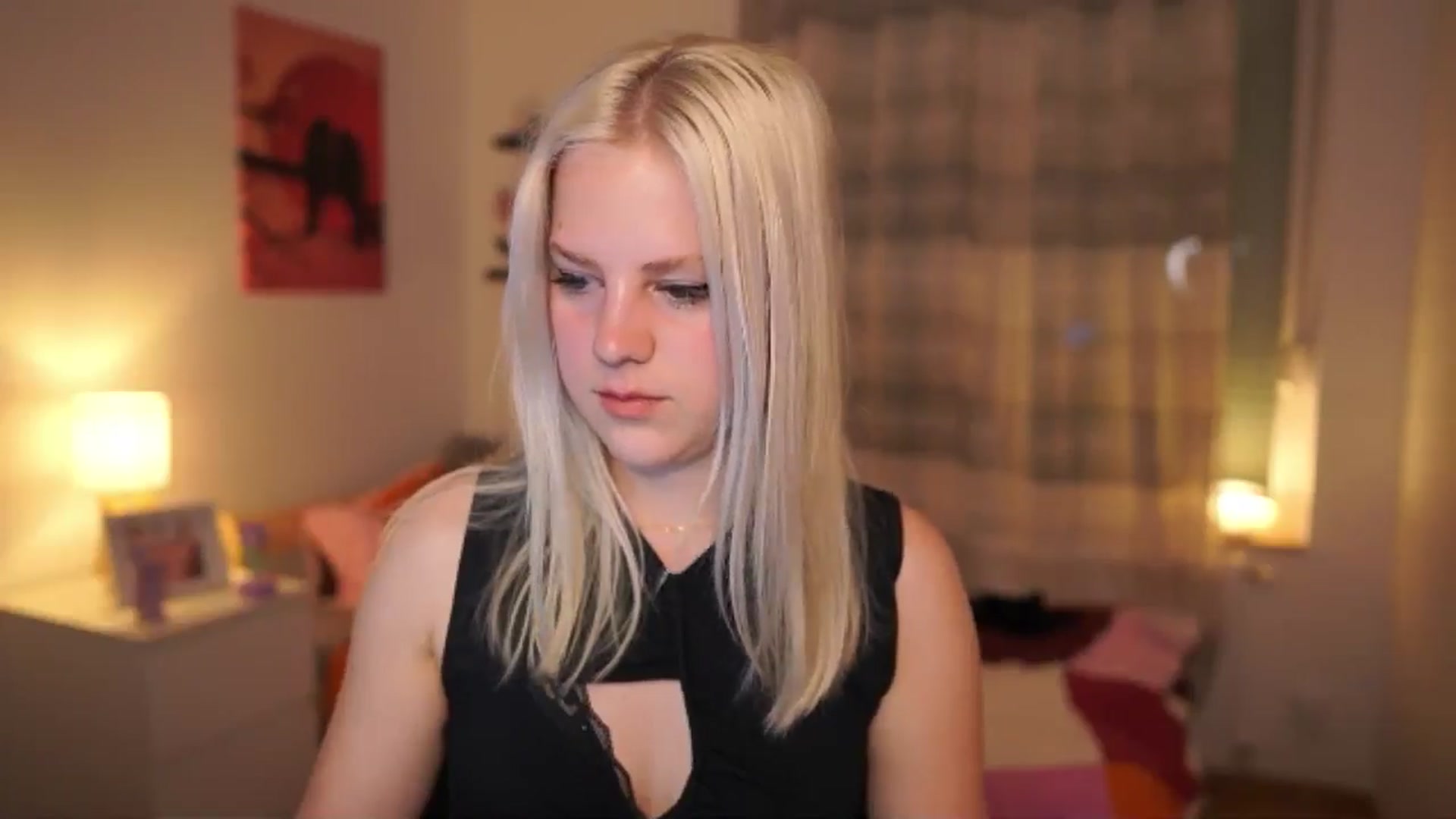 Gallery image thumbnail from Merrilyn__'s myfreecams stream on, 04/30/2025, 17:54 image 4 of 20