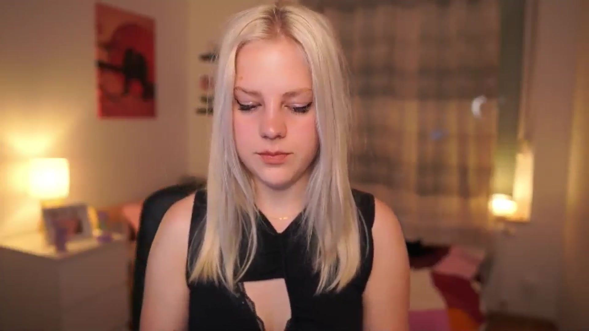 Gallery image thumbnail from Merrilyn__'s myfreecams stream on, 04/30/2025, 17:54 image 11 of 20