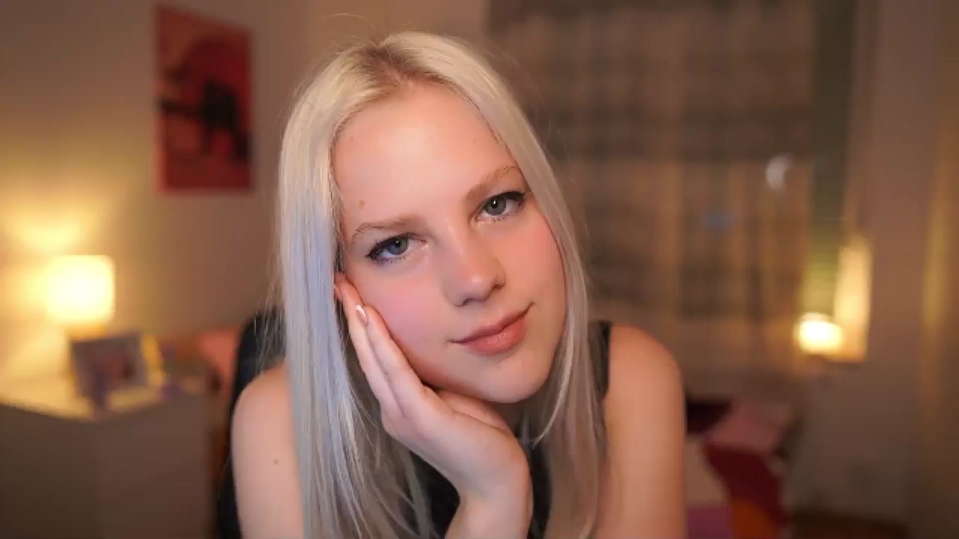 Gallery image thumbnail from Merrilyn__'s myfreecams stream on, 04/30/2025, 17:54 image 1 of 20