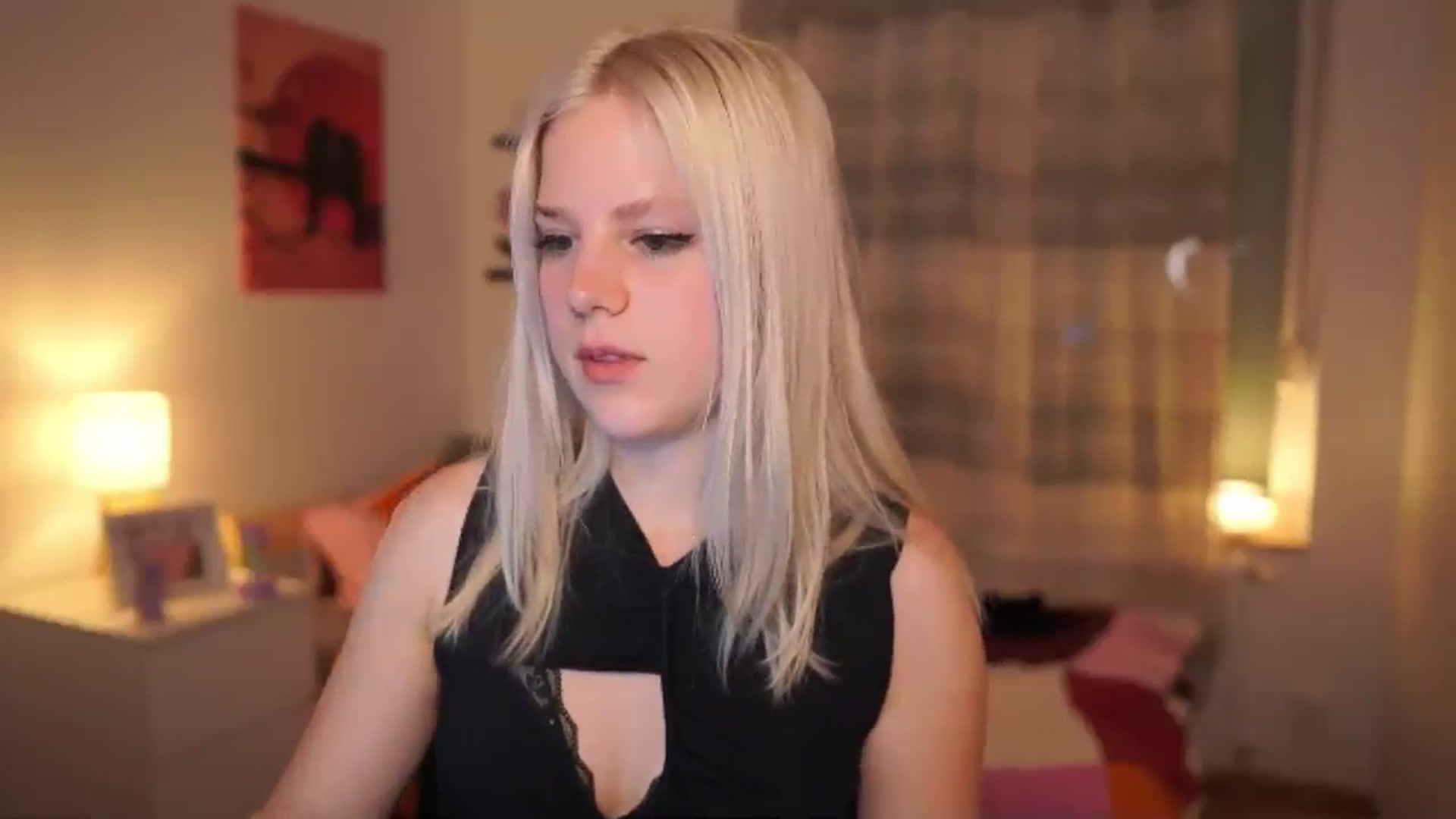 Gallery image thumbnail from Merrilyn__'s myfreecams stream on, 04/30/2025, 17:54 image 17 of 20