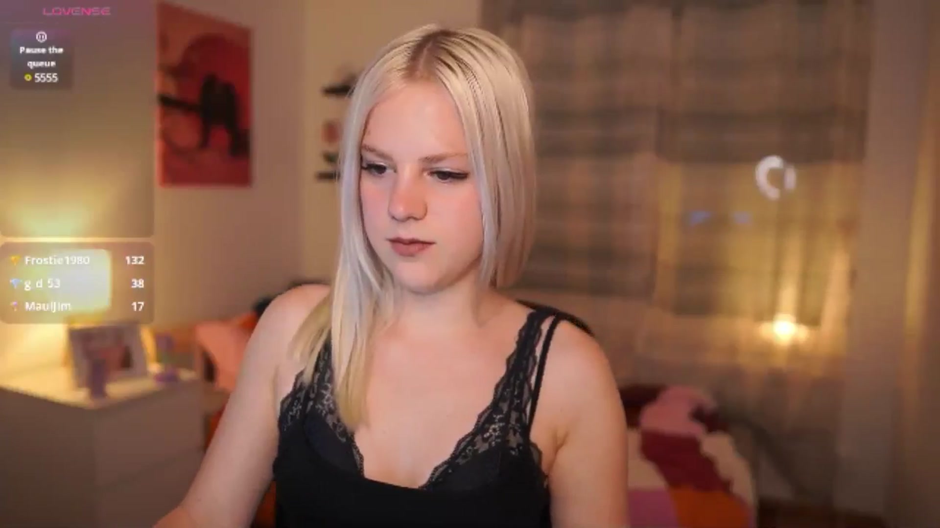 Gallery image thumbnail from Merrilyn__'s myfreecams stream on, 05/05/2025, 15:11 image 9 of 20
