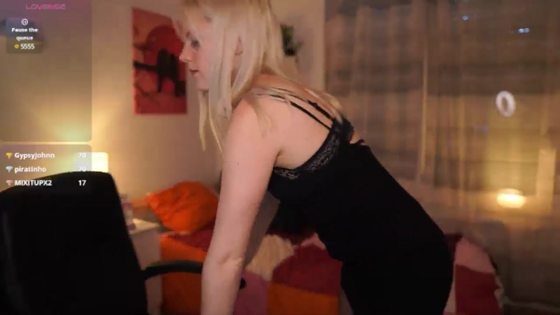 Gallery image thumbnail from Merrilyn__'s myfreecams stream on, 05/15/2025, 16:22 image 4 of 20