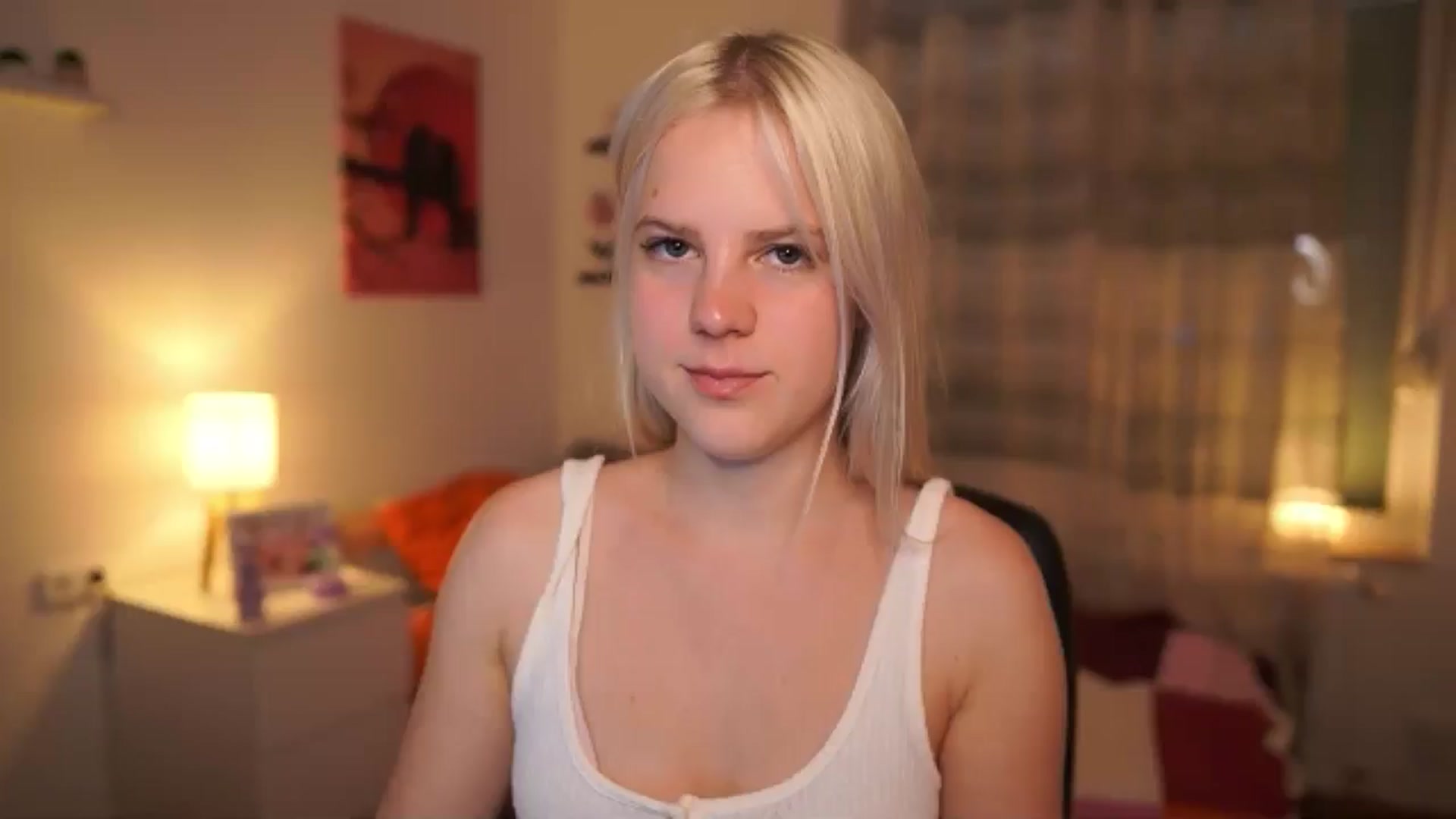 Gallery image thumbnail from Merrilyn__'s myfreecams stream on, 05/16/2025, 11:55 image 1 of 20