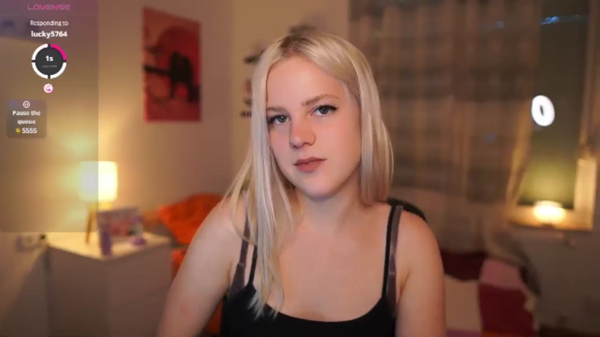 Gallery image thumbnail from Merrilyn__'s myfreecams stream on, 05/20/2025, 17:20 image 9 of 20
