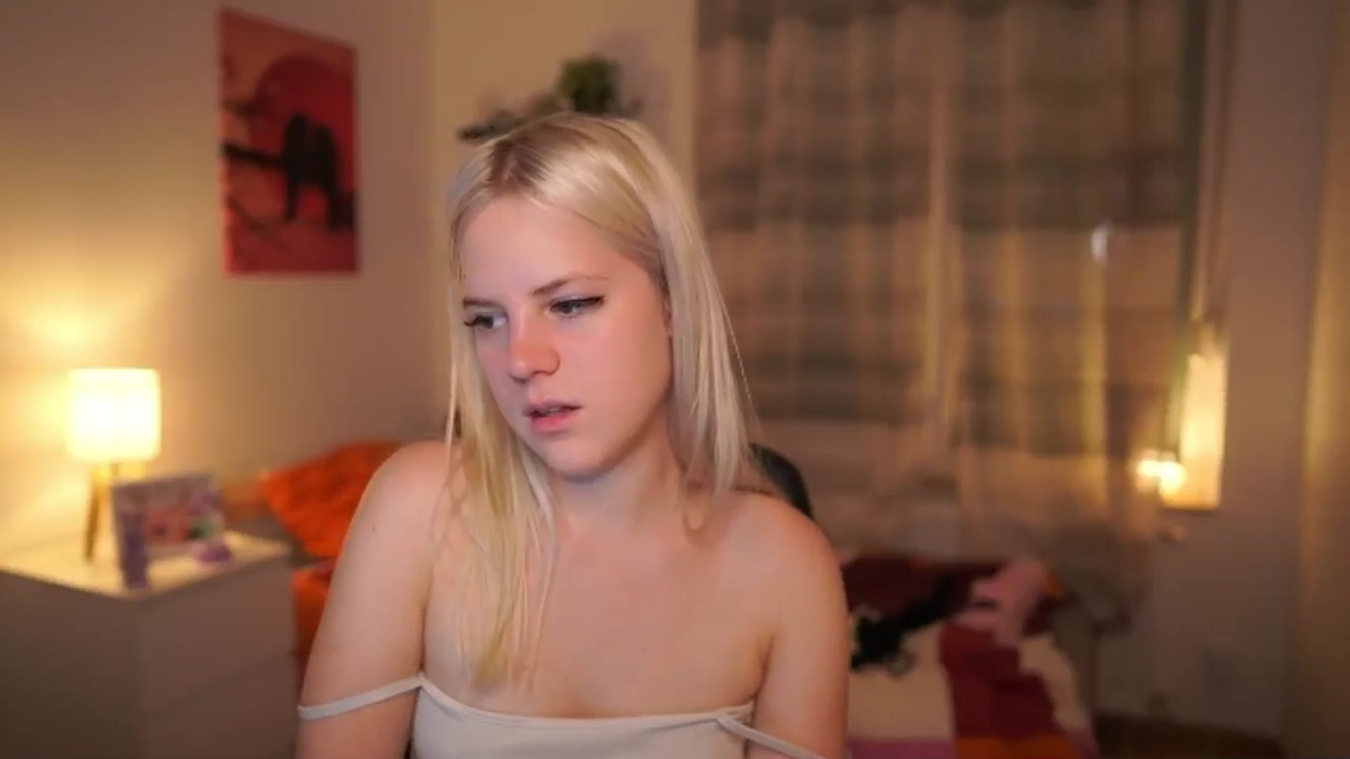Gallery image thumbnail from Merrilyn__'s myfreecams stream on, 05/21/2025, 18:24 image 14 of 20