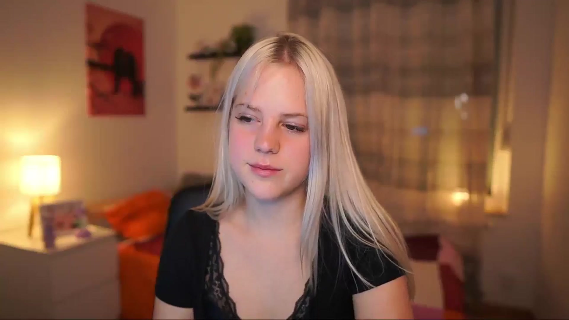 Gallery image thumbnail from Merrilyn__'s myfreecams stream on, 05/26/2025, 18:14 image 17 of 20