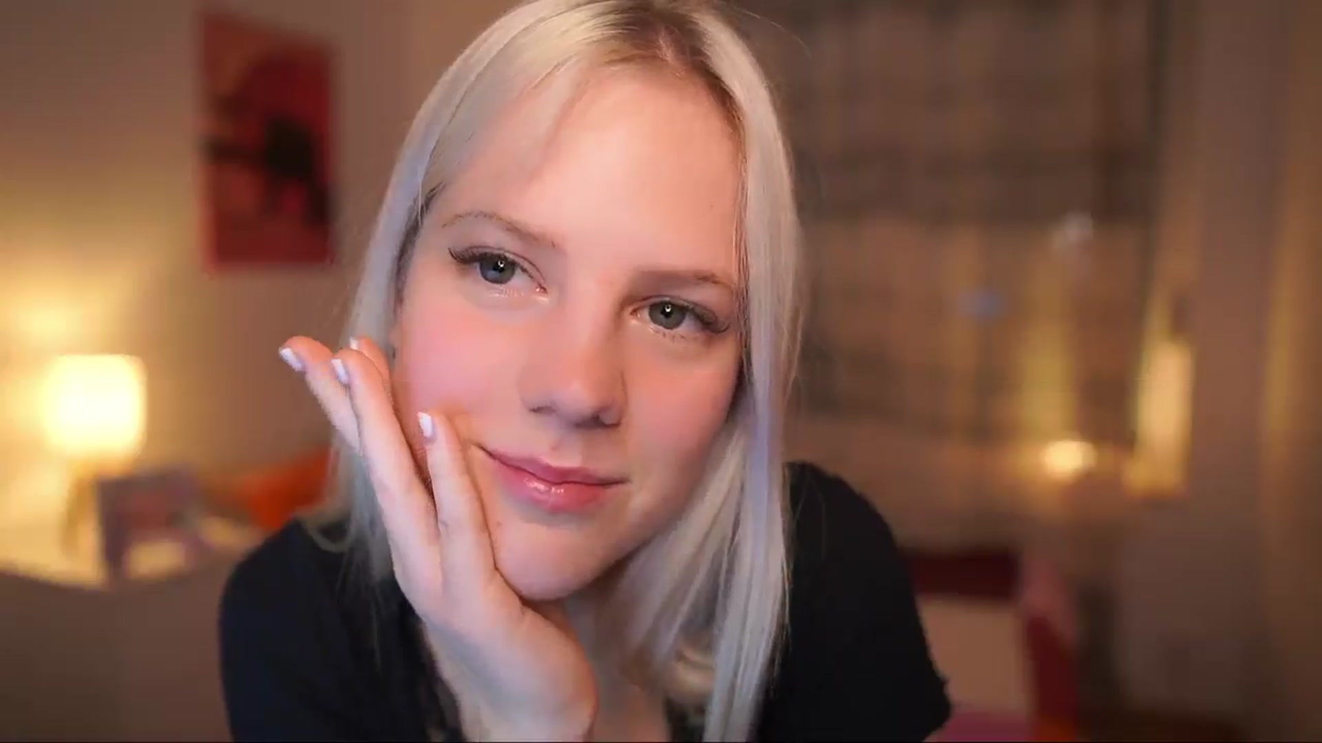 Gallery image thumbnail from Merrilyn__'s myfreecams stream on, 05/26/2025, 18:14 image 16 of 20