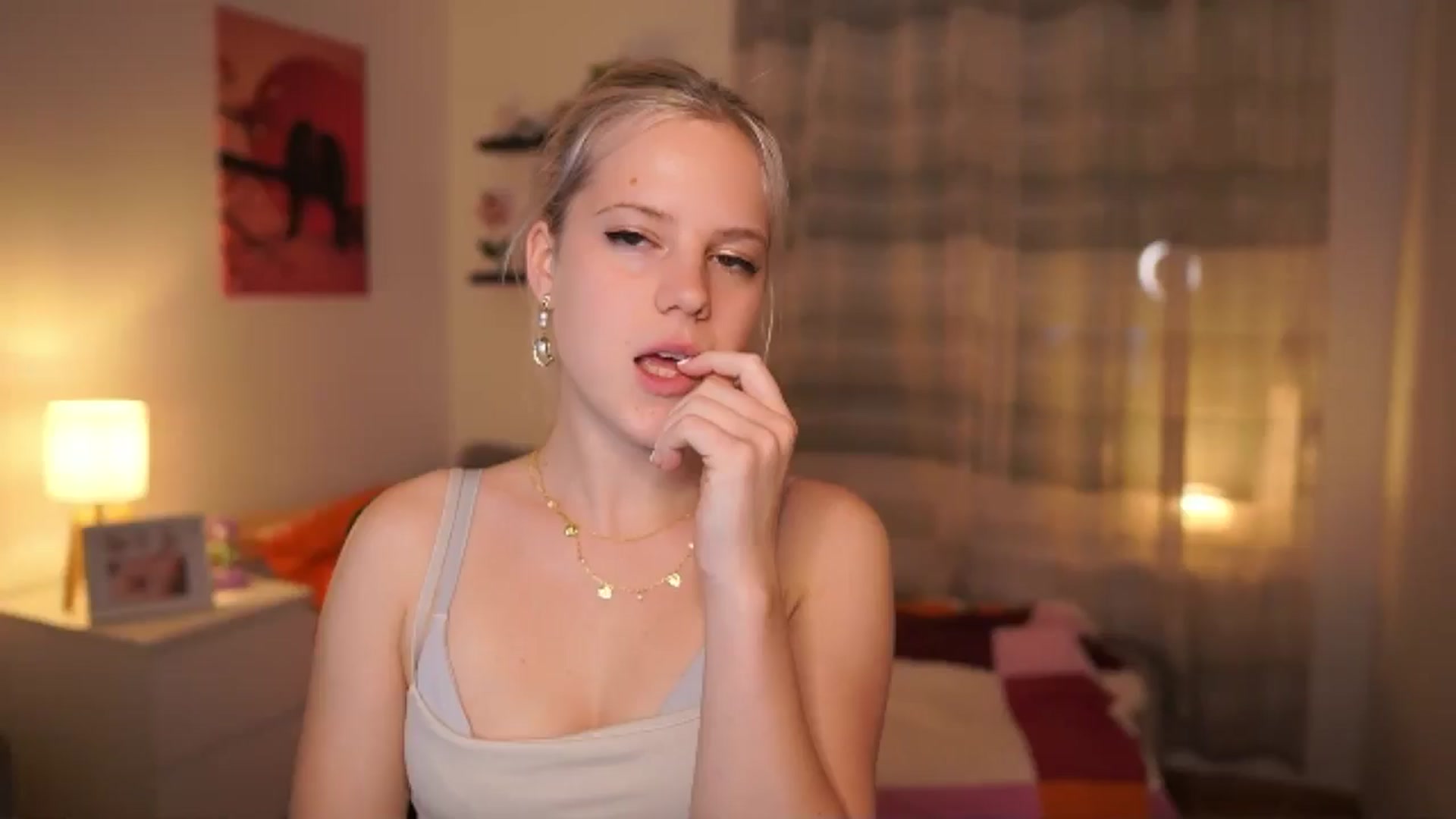 Gallery image thumbnail from Merrilyn__'s myfreecams stream on, 05/28/2025, 15:57 image 6 of 20