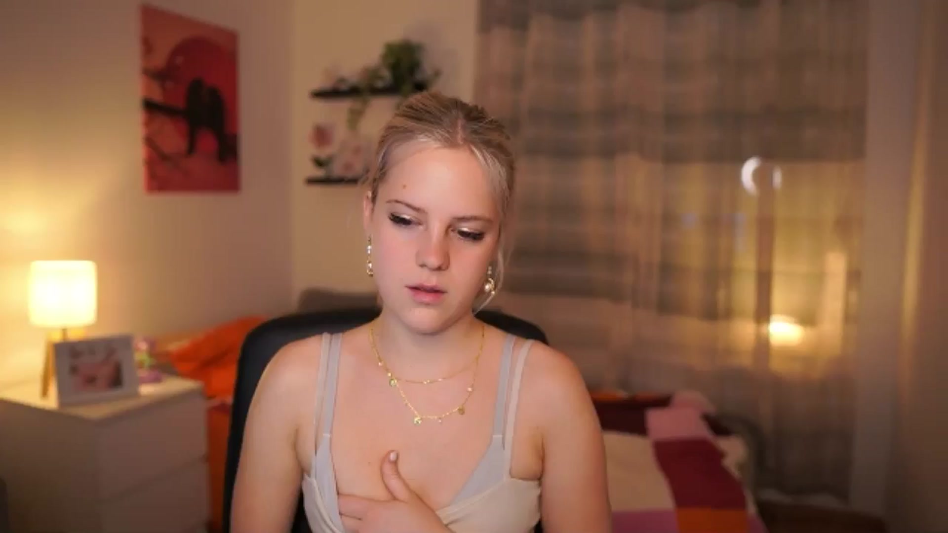 Gallery image thumbnail from Merrilyn__'s myfreecams stream on, 05/28/2025, 15:57 image 3 of 20