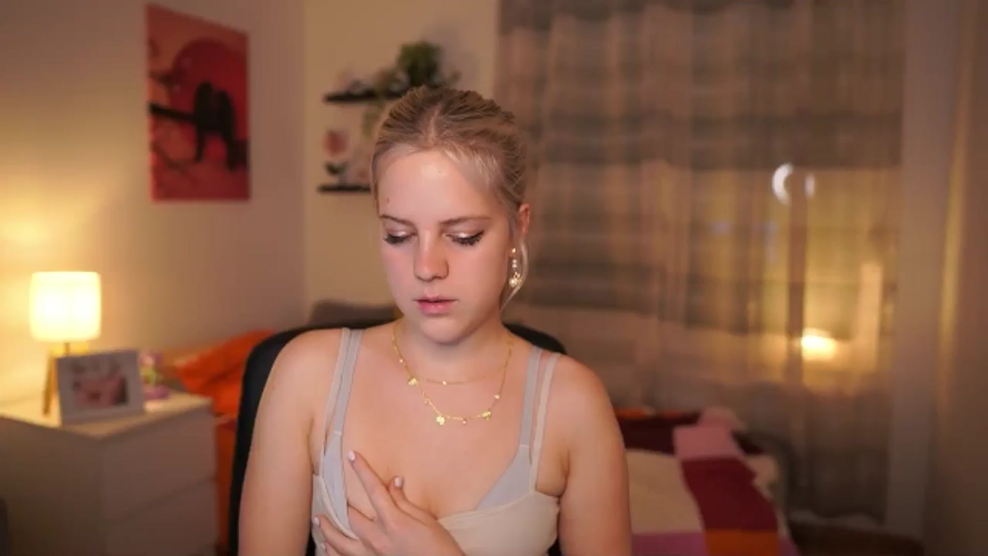 Gallery image thumbnail from Merrilyn__'s myfreecams stream on, 05/28/2025, 15:57 image 4 of 20
