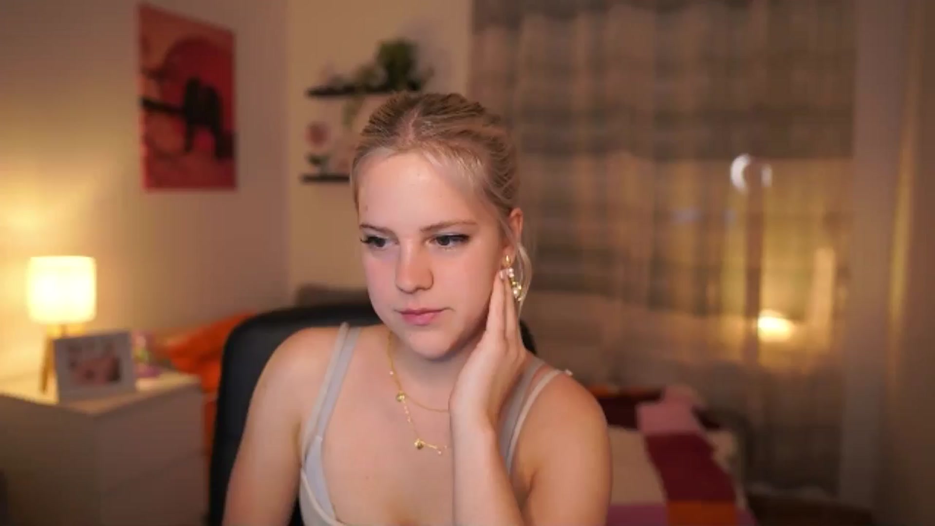 Gallery image thumbnail from Merrilyn__'s myfreecams stream on, 05/28/2025, 15:57 image 5 of 20