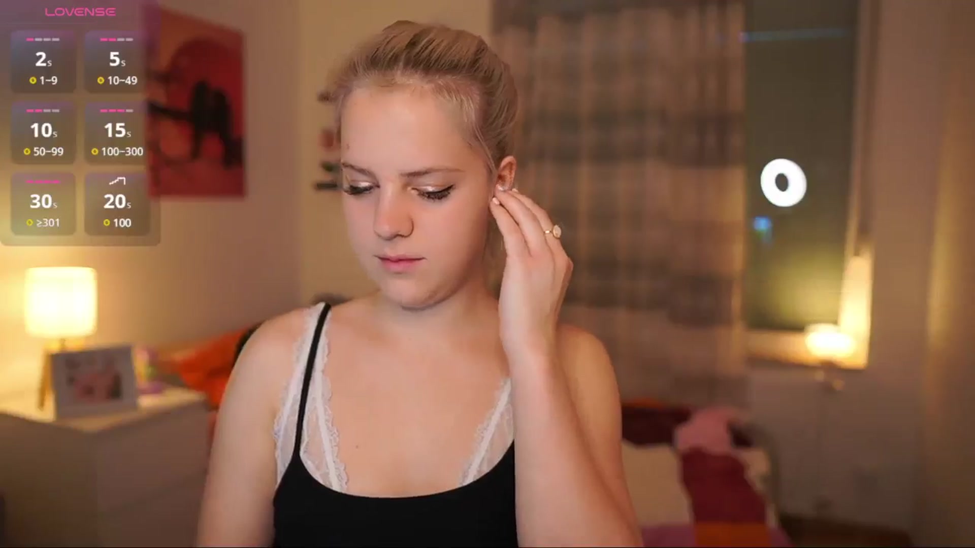 Gallery image thumbnail from Merrilyn__'s myfreecams stream on, 05/29/2025, 15:50 image 4 of 20