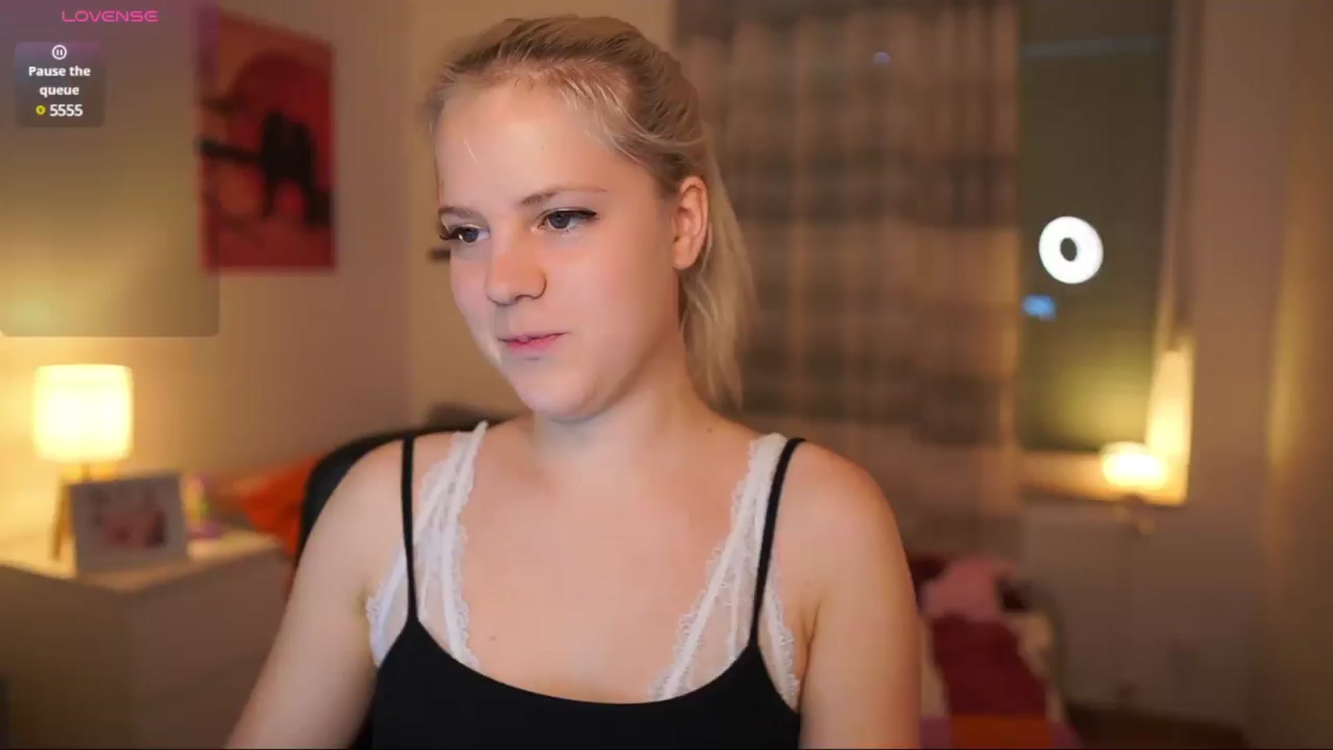Gallery image thumbnail from Merrilyn__'s myfreecams stream on, 05/29/2025, 15:50 image 1 of 20