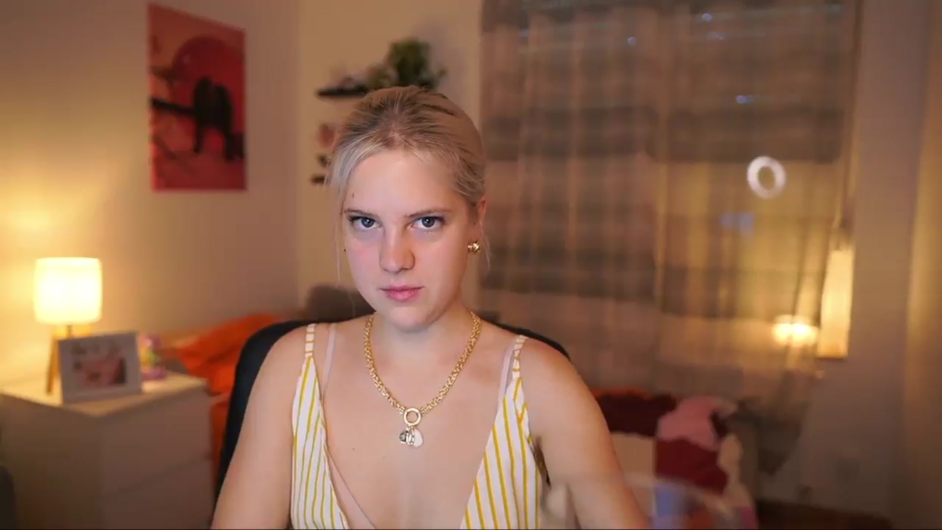 Gallery image thumbnail from Merrilyn__'s myfreecams stream on, 06/02/2025, 13:42 image 18 of 20