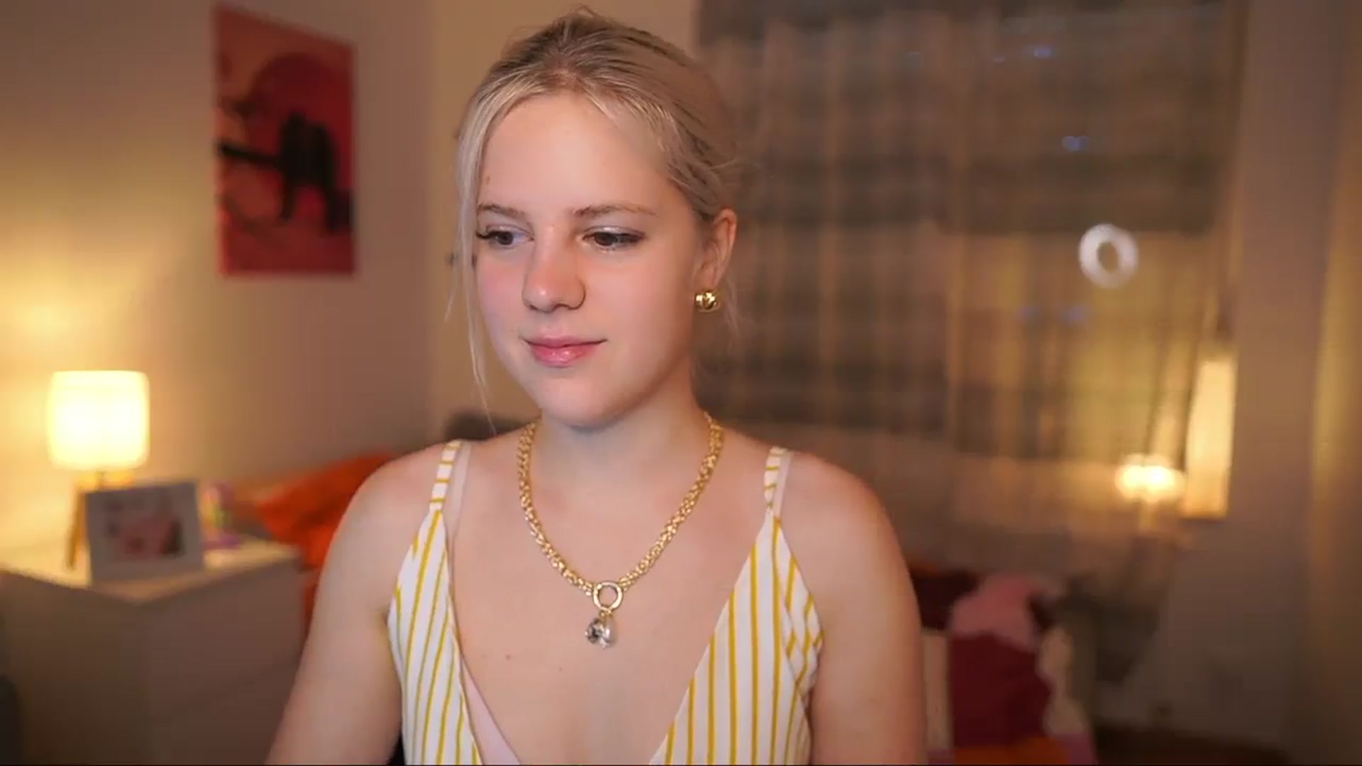 Gallery image thumbnail from Merrilyn__'s myfreecams stream on, 06/02/2025, 13:42 image 11 of 20