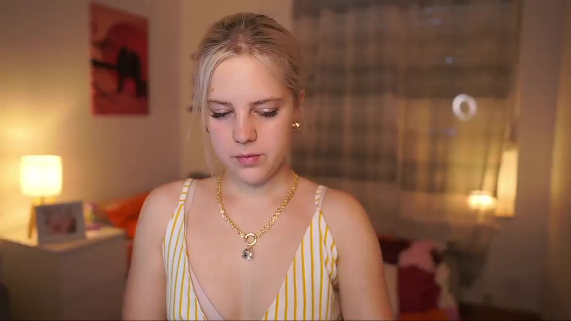 Gallery image thumbnail from Merrilyn__'s myfreecams stream on, 06/02/2025, 13:42 image 12 of 20