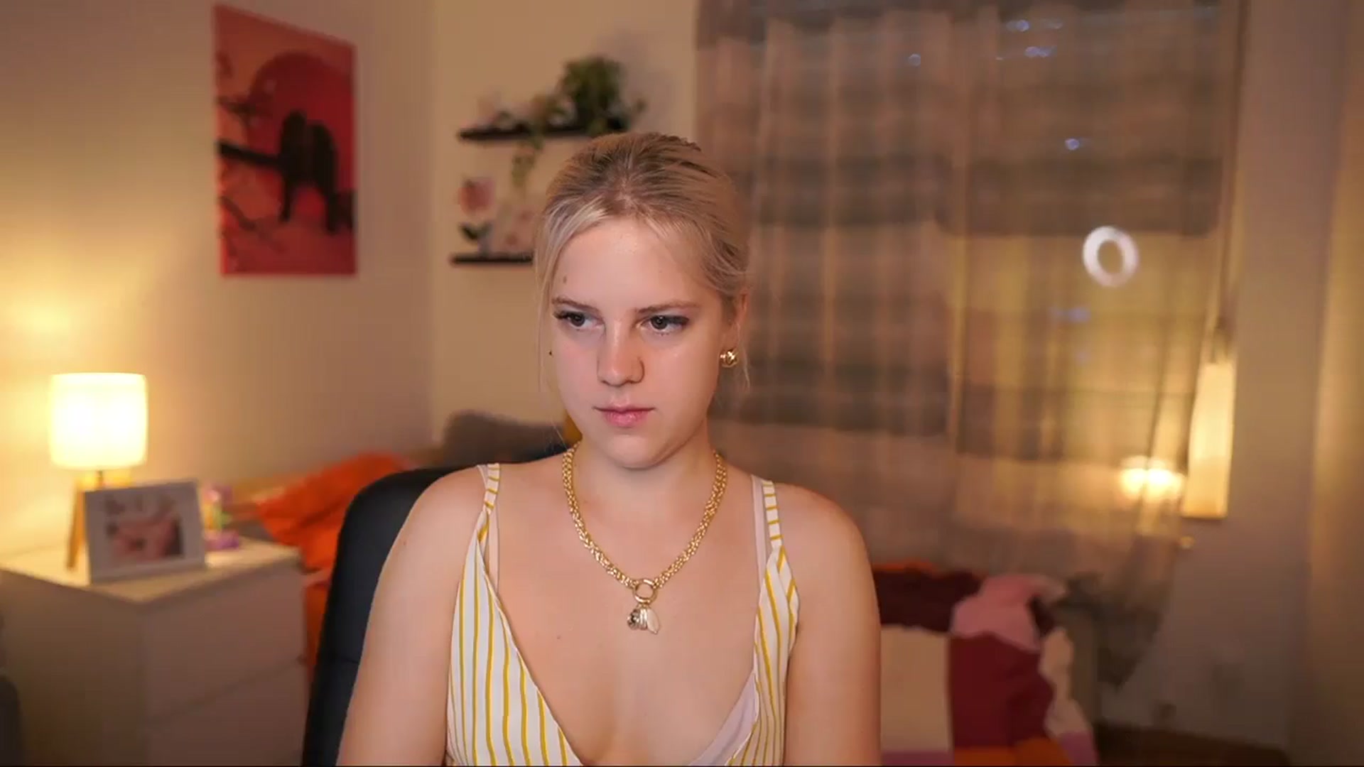 Gallery image thumbnail from Merrilyn__'s myfreecams stream on, 06/02/2025, 14:27 image 15 of 20