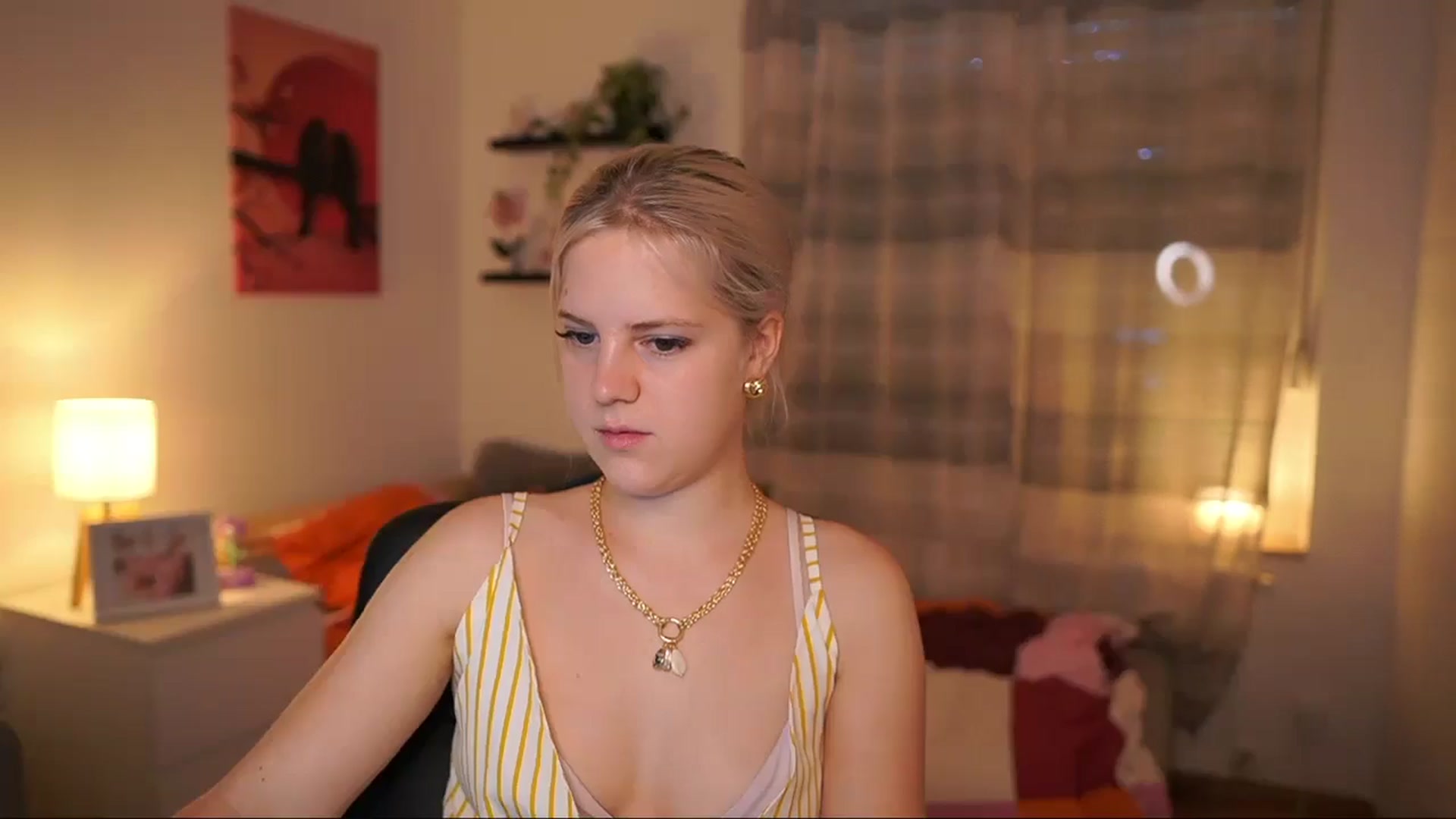 Gallery image thumbnail from Merrilyn__'s myfreecams stream on, 06/02/2025, 14:27 image 17 of 20
