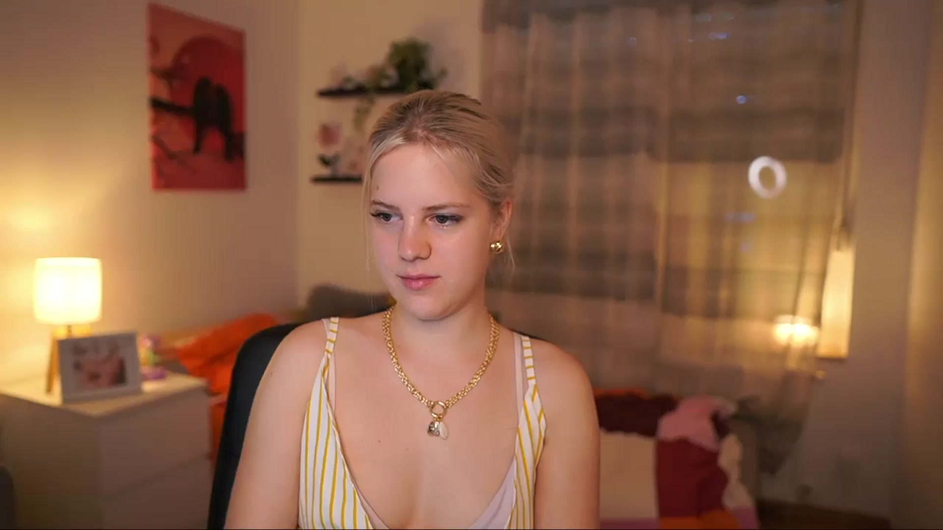 Gallery image thumbnail from Merrilyn__'s myfreecams stream on, 06/02/2025, 14:27 image 18 of 20