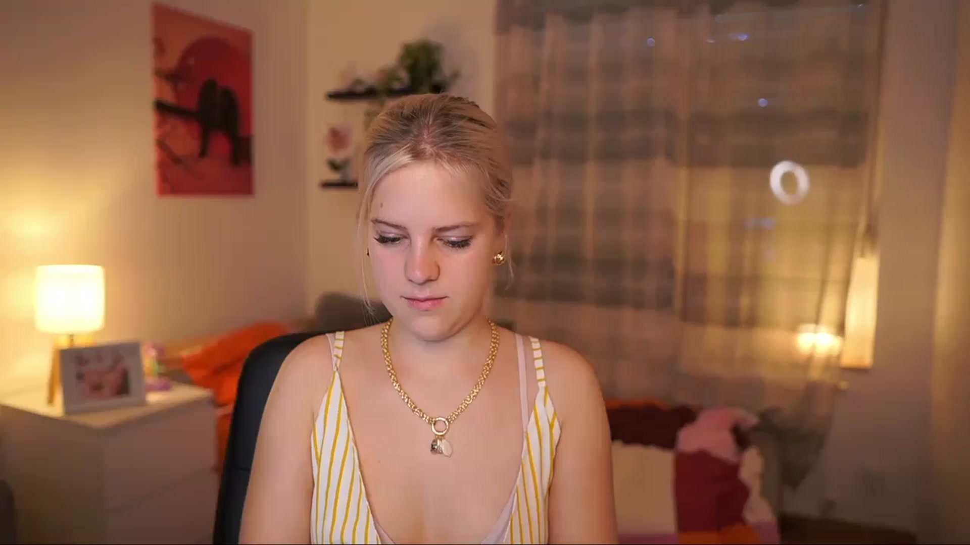 Gallery image thumbnail from Merrilyn__'s myfreecams stream on, 06/02/2025, 14:27 image 19 of 20
