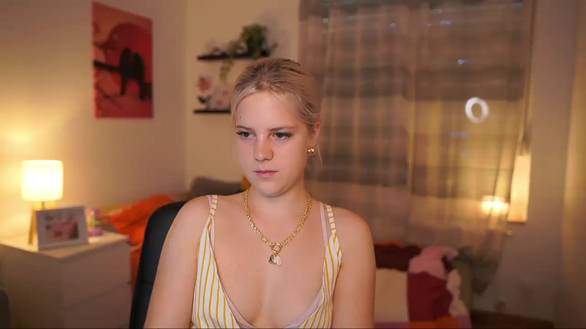 Gallery image thumbnail from Merrilyn__'s myfreecams stream on, 06/02/2025, 14:27 image 16 of 20