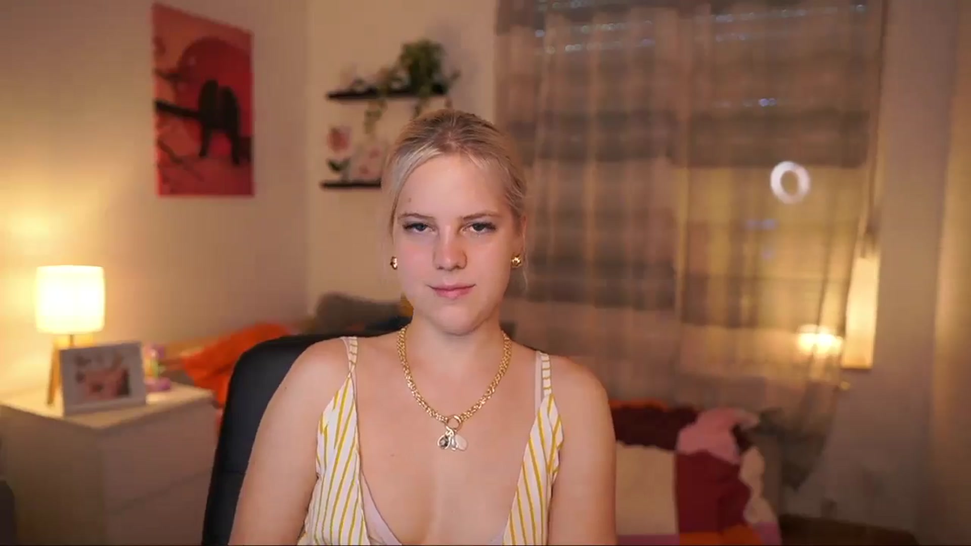 Gallery image thumbnail from Merrilyn__'s myfreecams stream on, 06/02/2025, 14:27 image 11 of 20