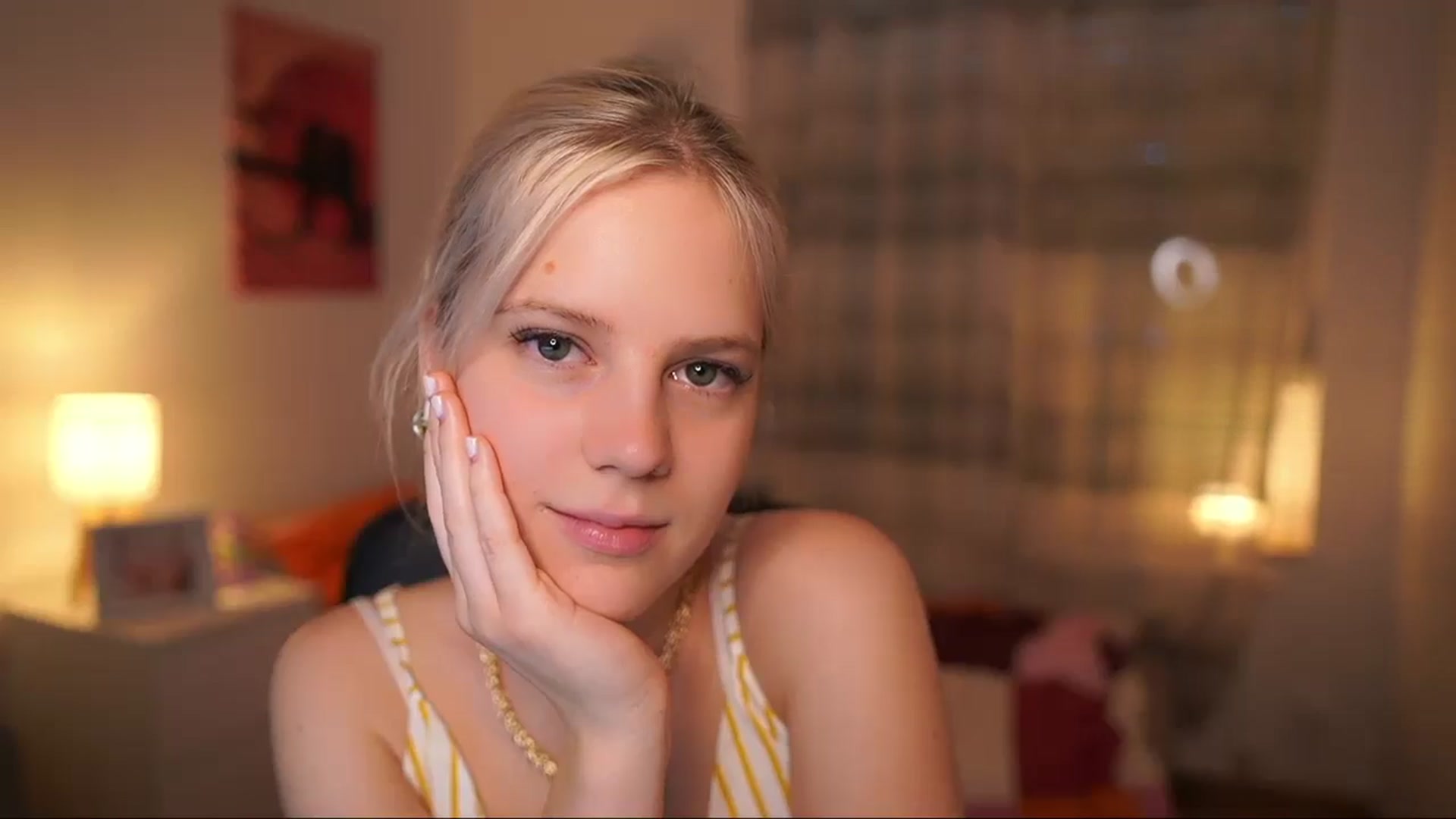 Gallery image thumbnail from Merrilyn__'s myfreecams stream on, 06/02/2025, 15:15 image 2 of 20