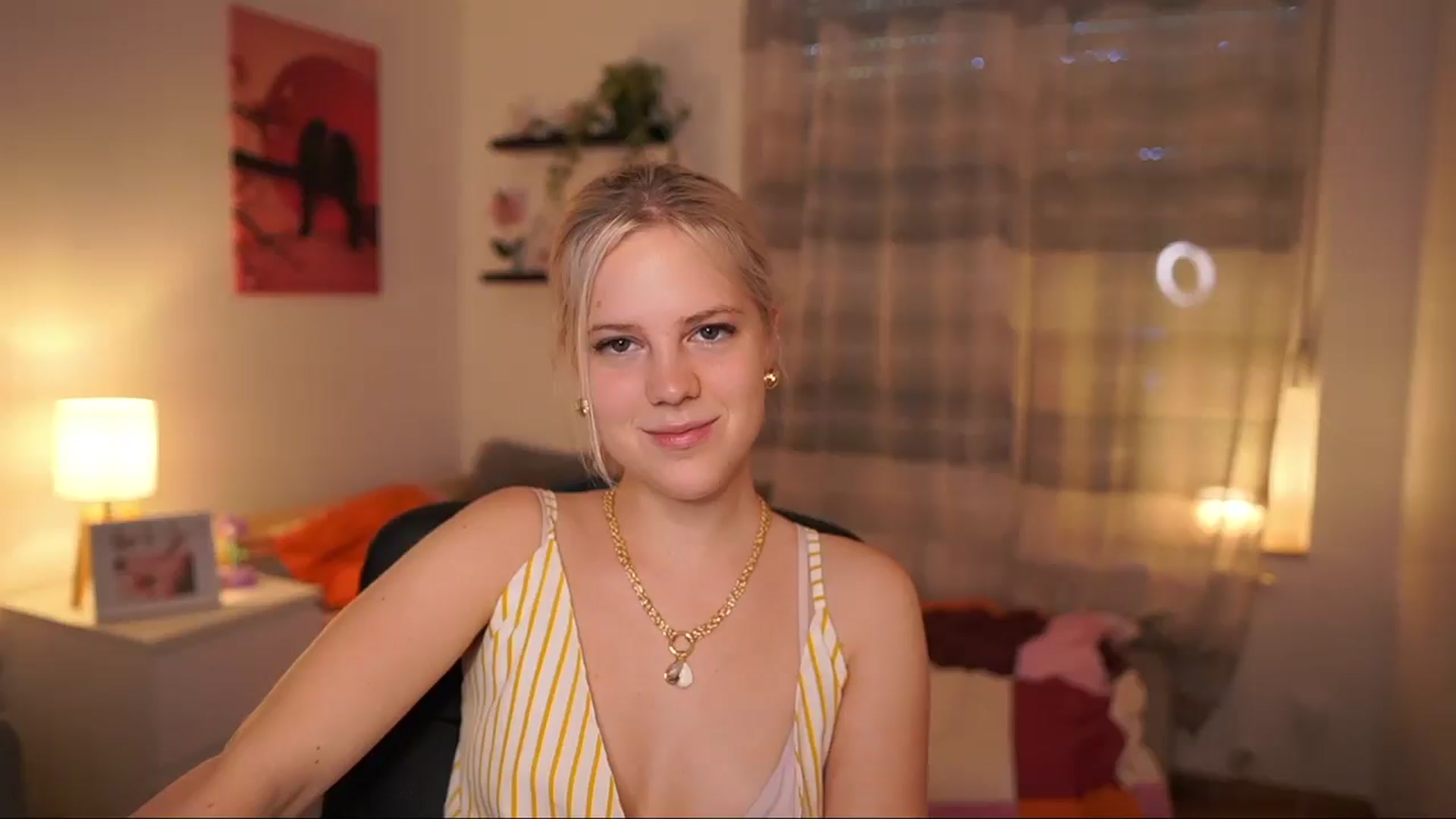 Gallery image thumbnail from Merrilyn__'s myfreecams stream on, 06/02/2025, 15:15 image 1 of 20