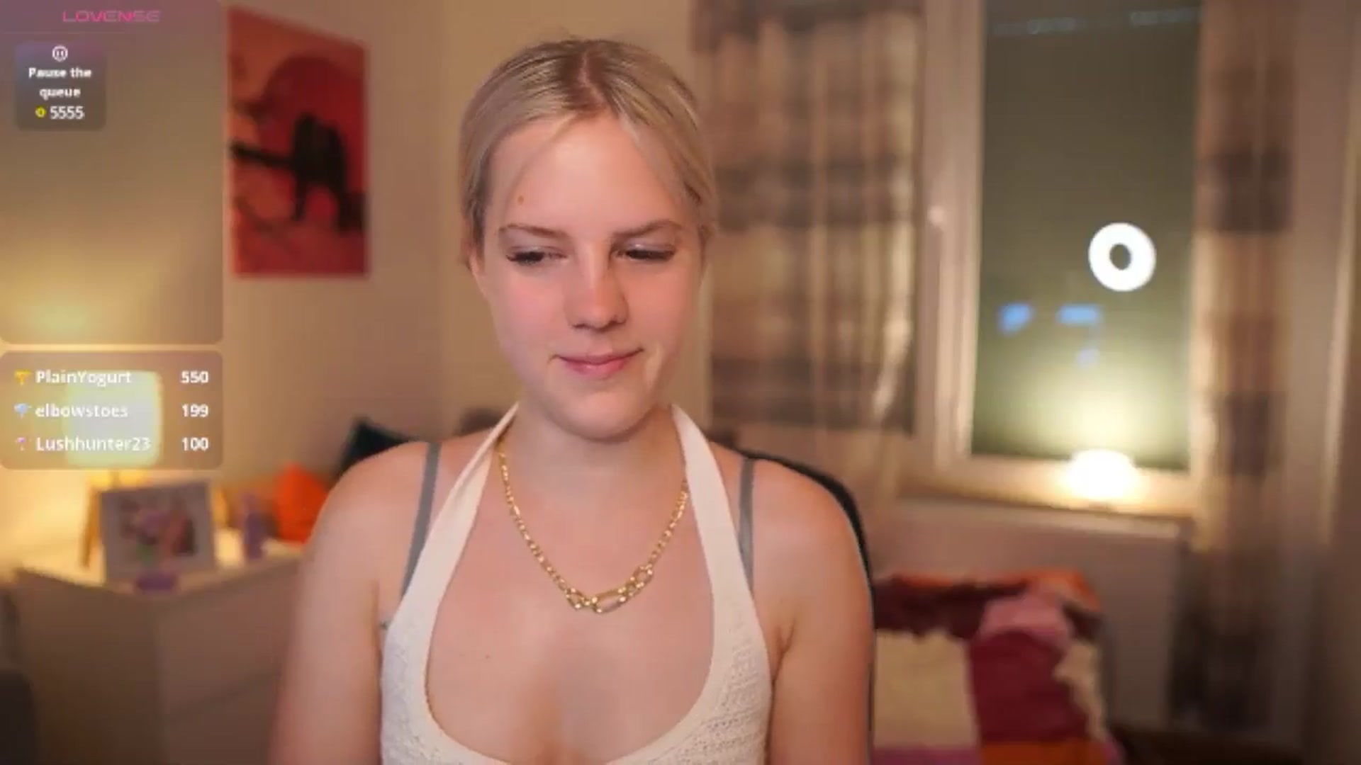 Gallery image thumbnail from Merrilyn__'s myfreecams stream on, 06/10/2025, 16:19 image 6 of 20
