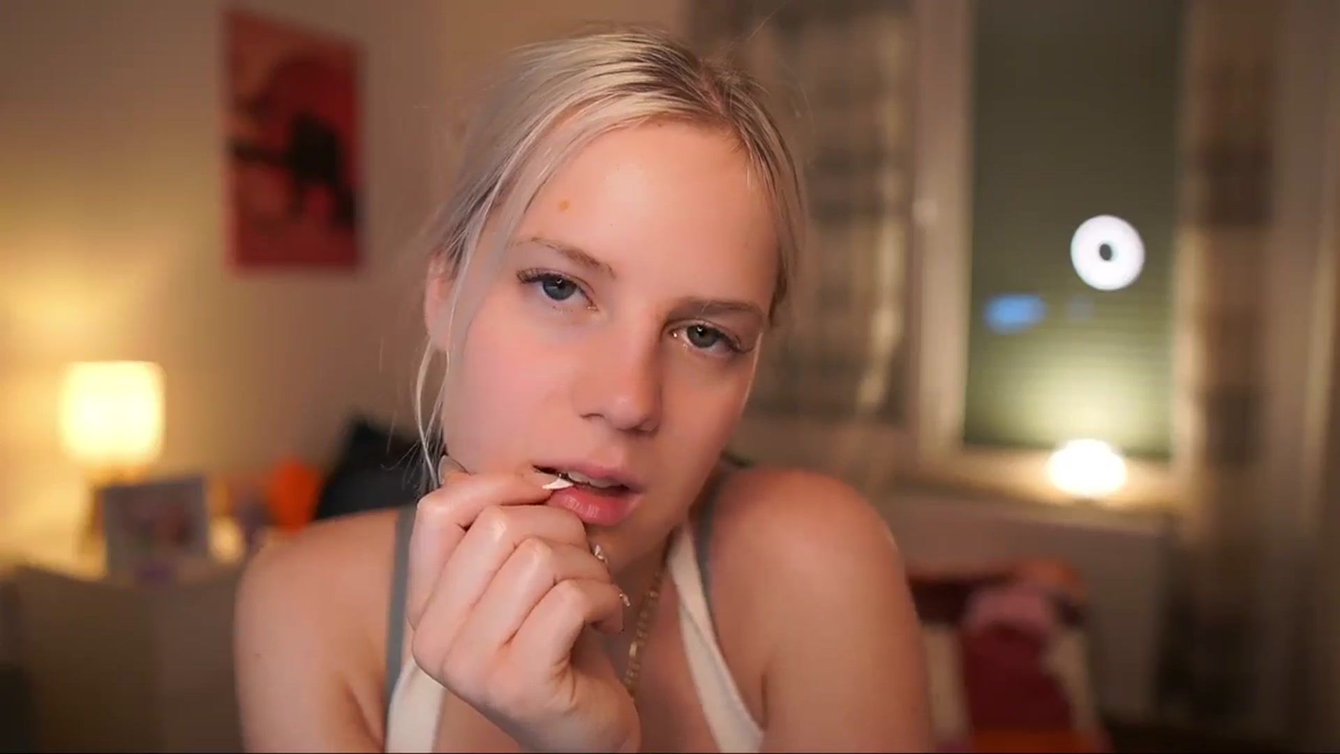 Gallery image thumbnail from Merrilyn__'s myfreecams stream on, 06/10/2025, 18:01 image 12 of 20