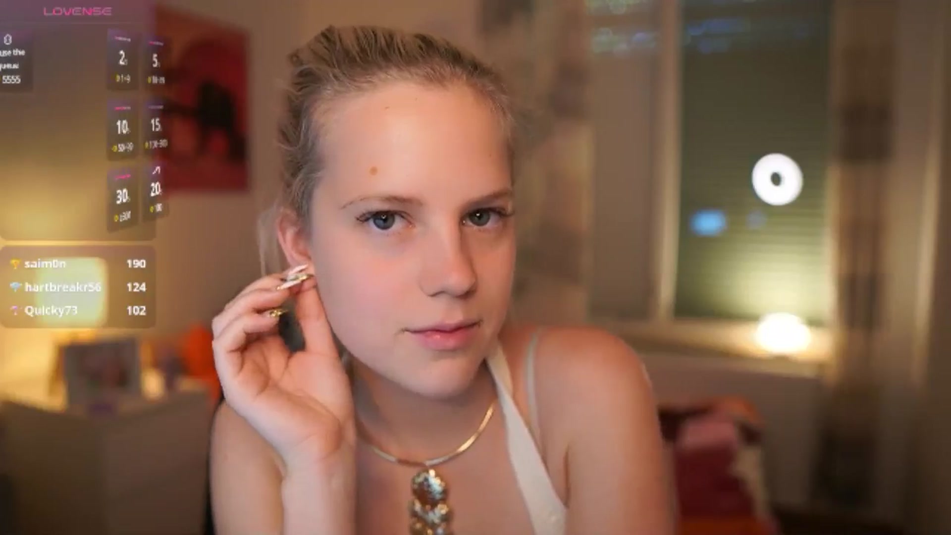 Gallery image thumbnail from Merrilyn__'s myfreecams stream on, 06/11/2025, 16:32 image 10 of 20