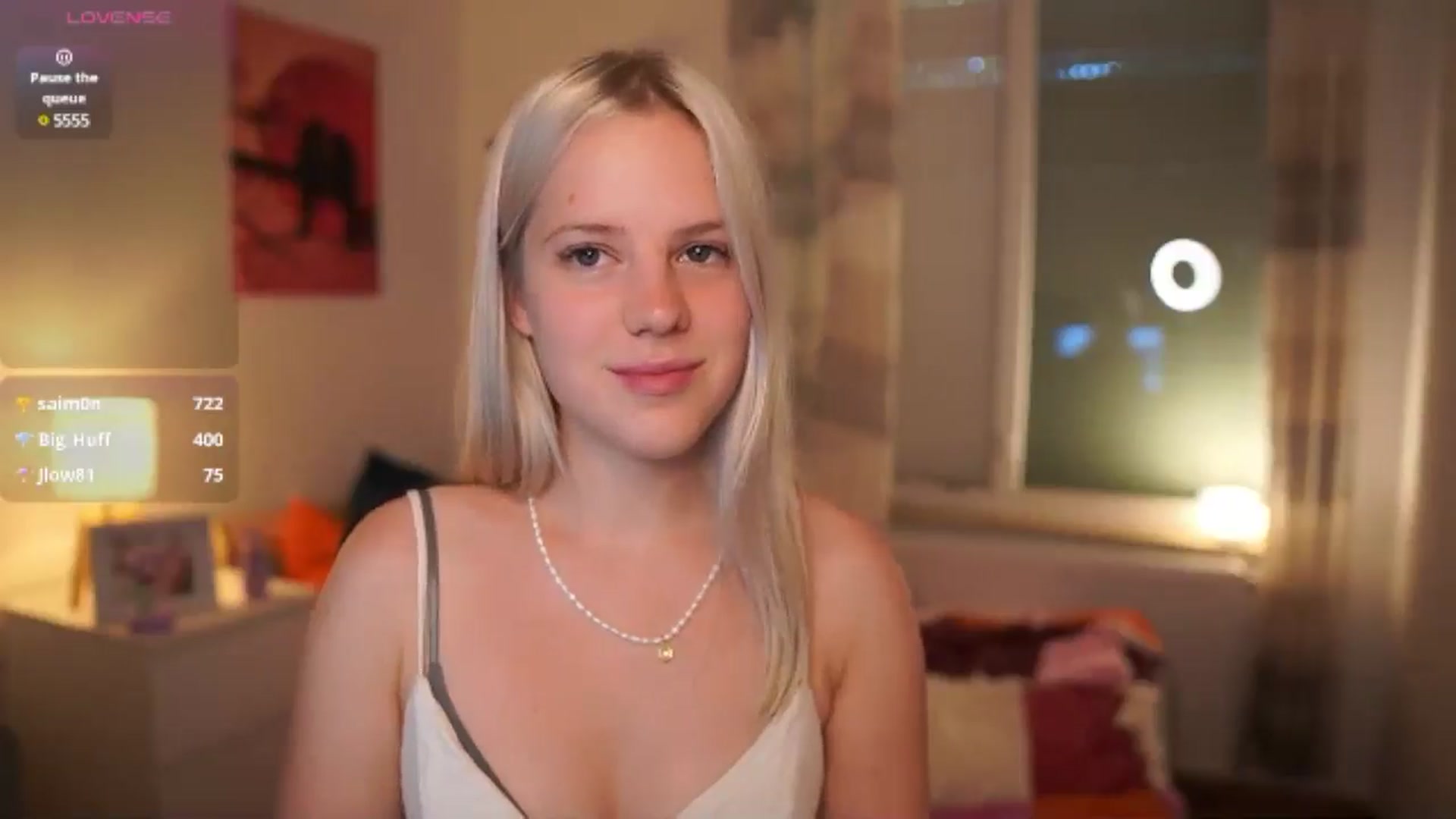 Gallery image thumbnail from Merrilyn__'s myfreecams stream on, 06/12/2025, 17:32 image 13 of 20