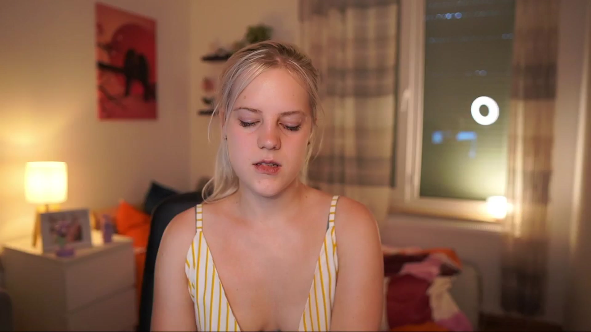 Gallery image thumbnail from Merrilyn__'s myfreecams stream on, 06/16/2025, 17:01 image 7 of 20