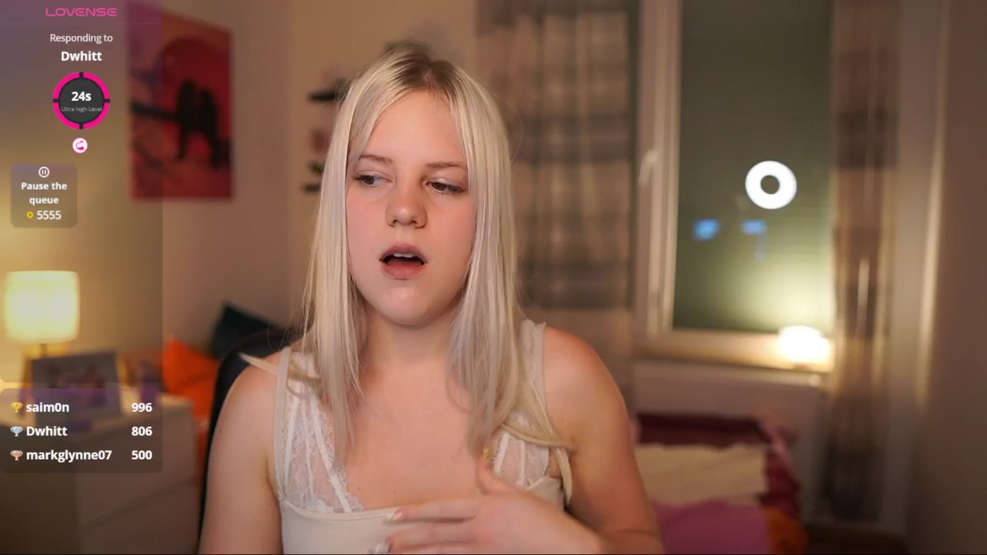 Gallery image thumbnail from Merrilyn__'s myfreecams stream on, 06/17/2025, 16:40 image 15 of 20