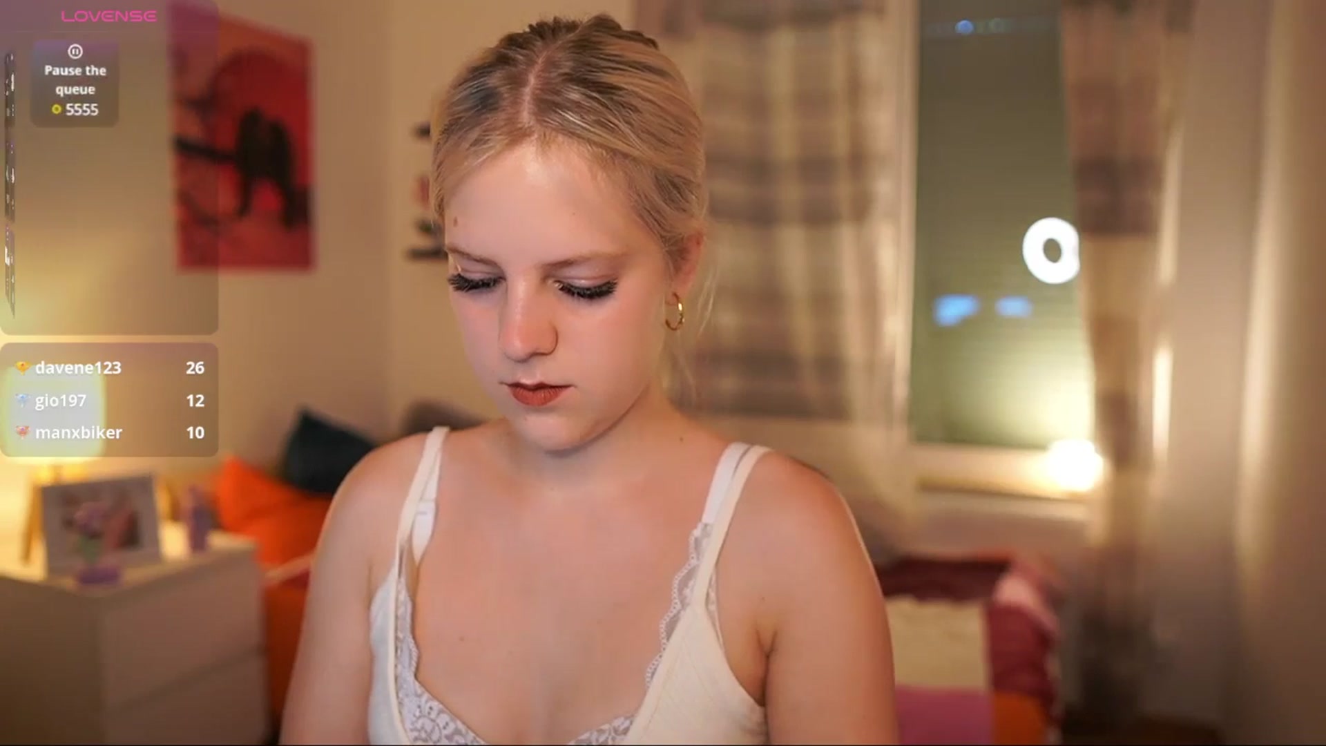 Gallery image thumbnail from Merrilyn__'s myfreecams stream on, 06/25/2025, 16:15 image 7 of 20
