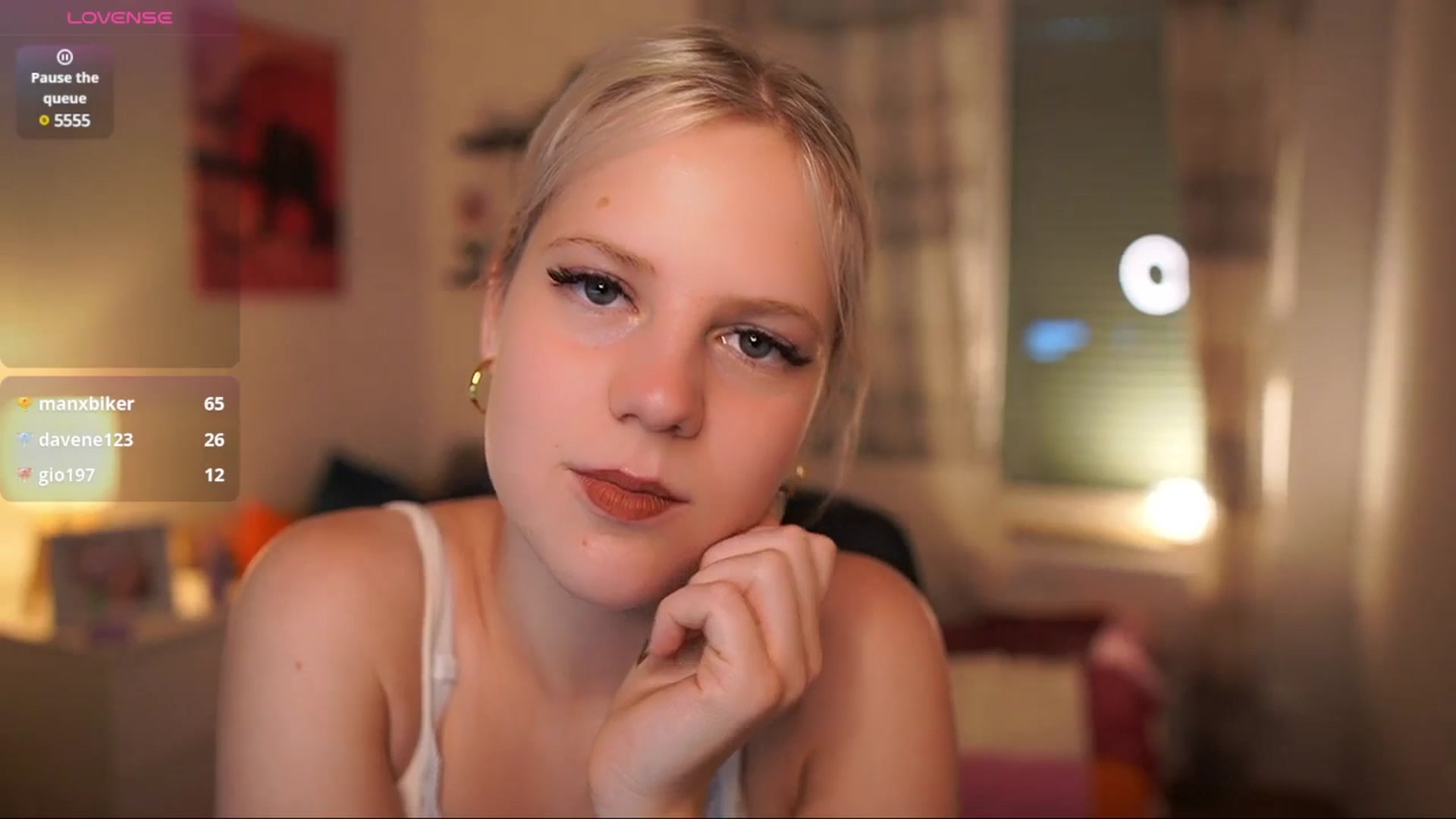 Gallery image thumbnail from Merrilyn__'s myfreecams stream on, 06/25/2025, 16:15 image 19 of 20